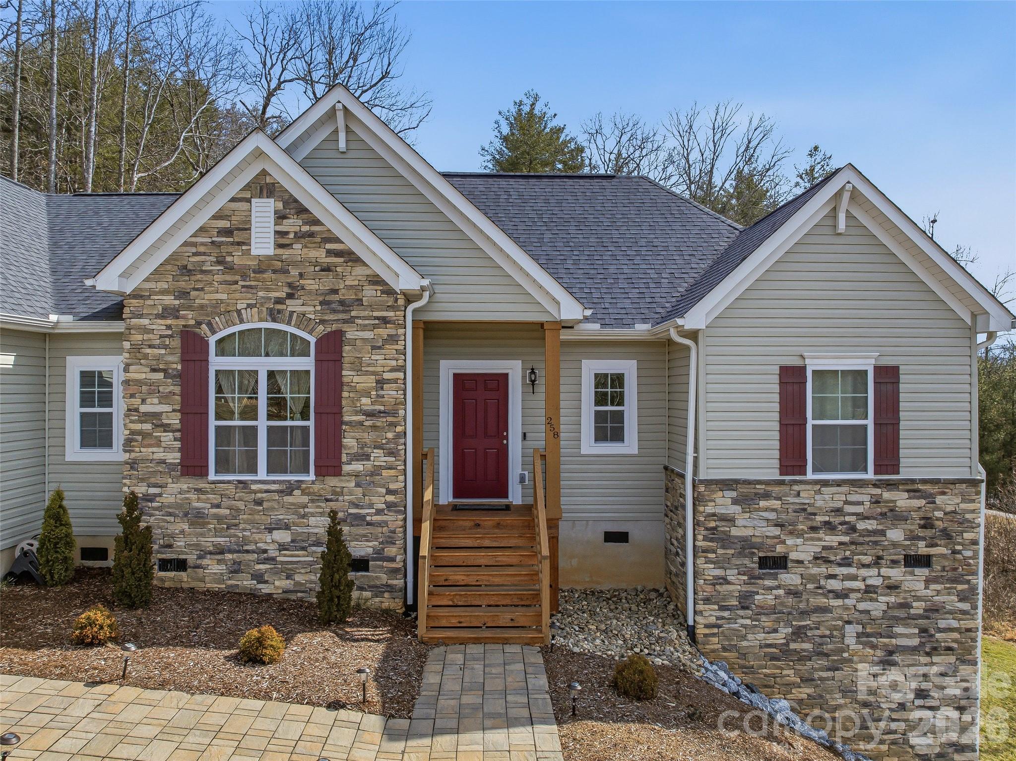 258 Crystal Heights Drive — Hendersonville