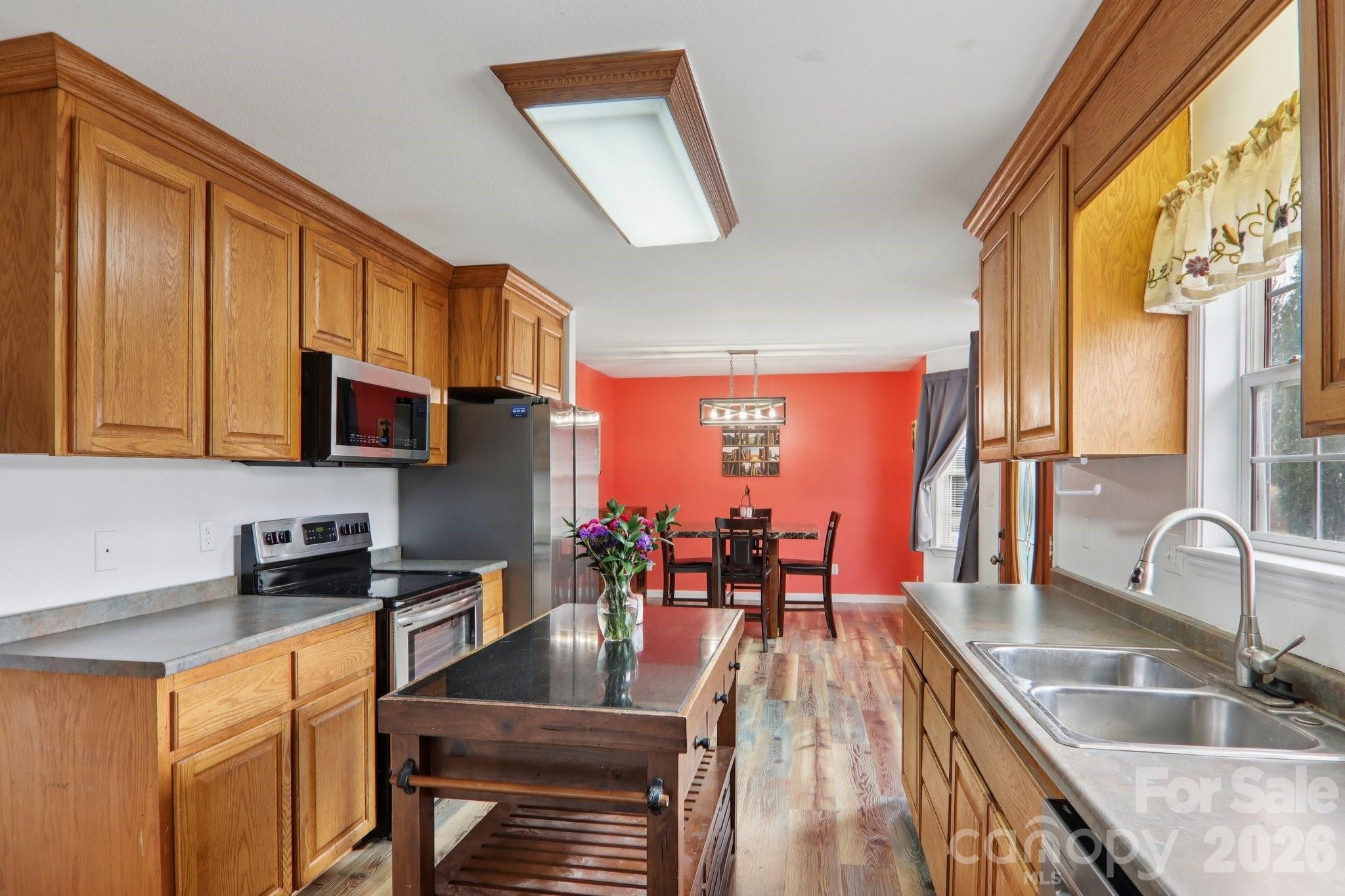 130 Crestview Street — Canton