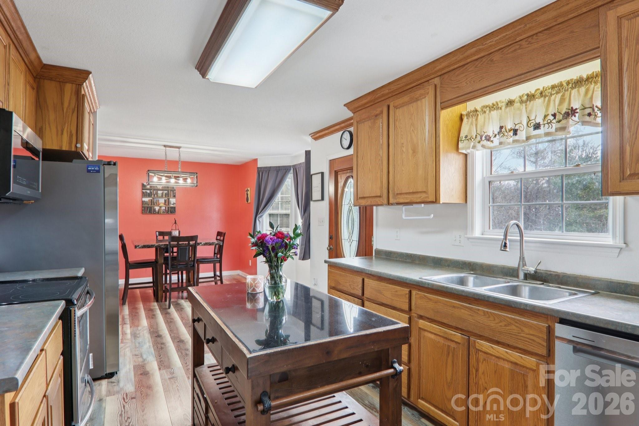 130 Crestview Street — Canton