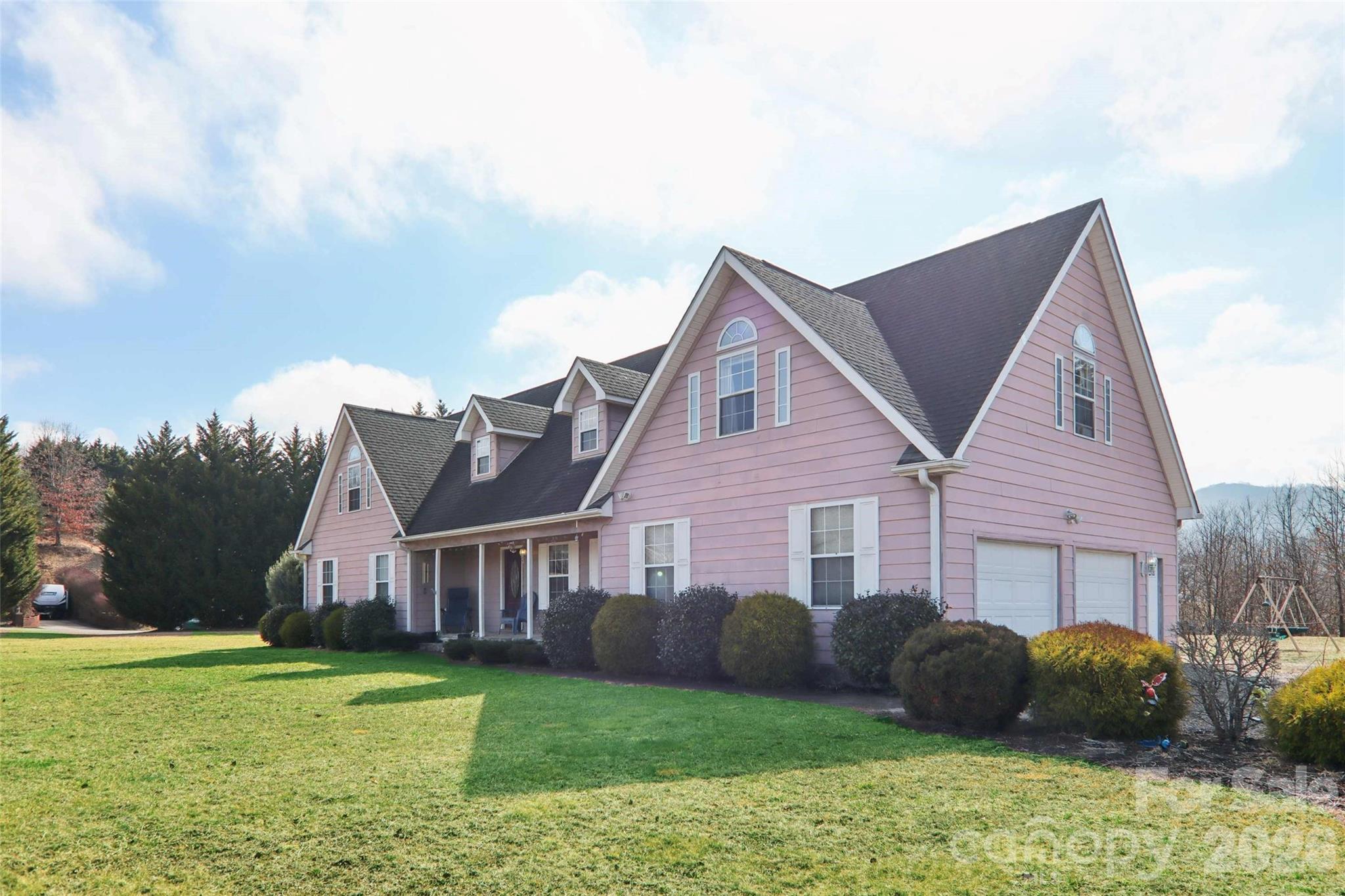 130 Crestview Street — Canton