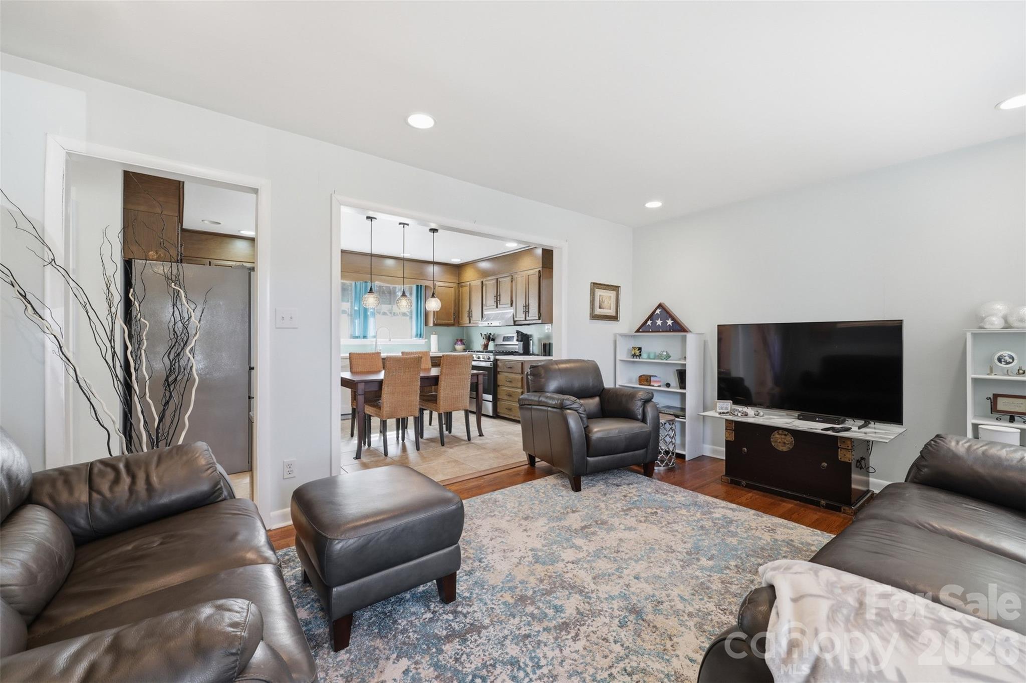 324 17th Avenue NE — Hickory