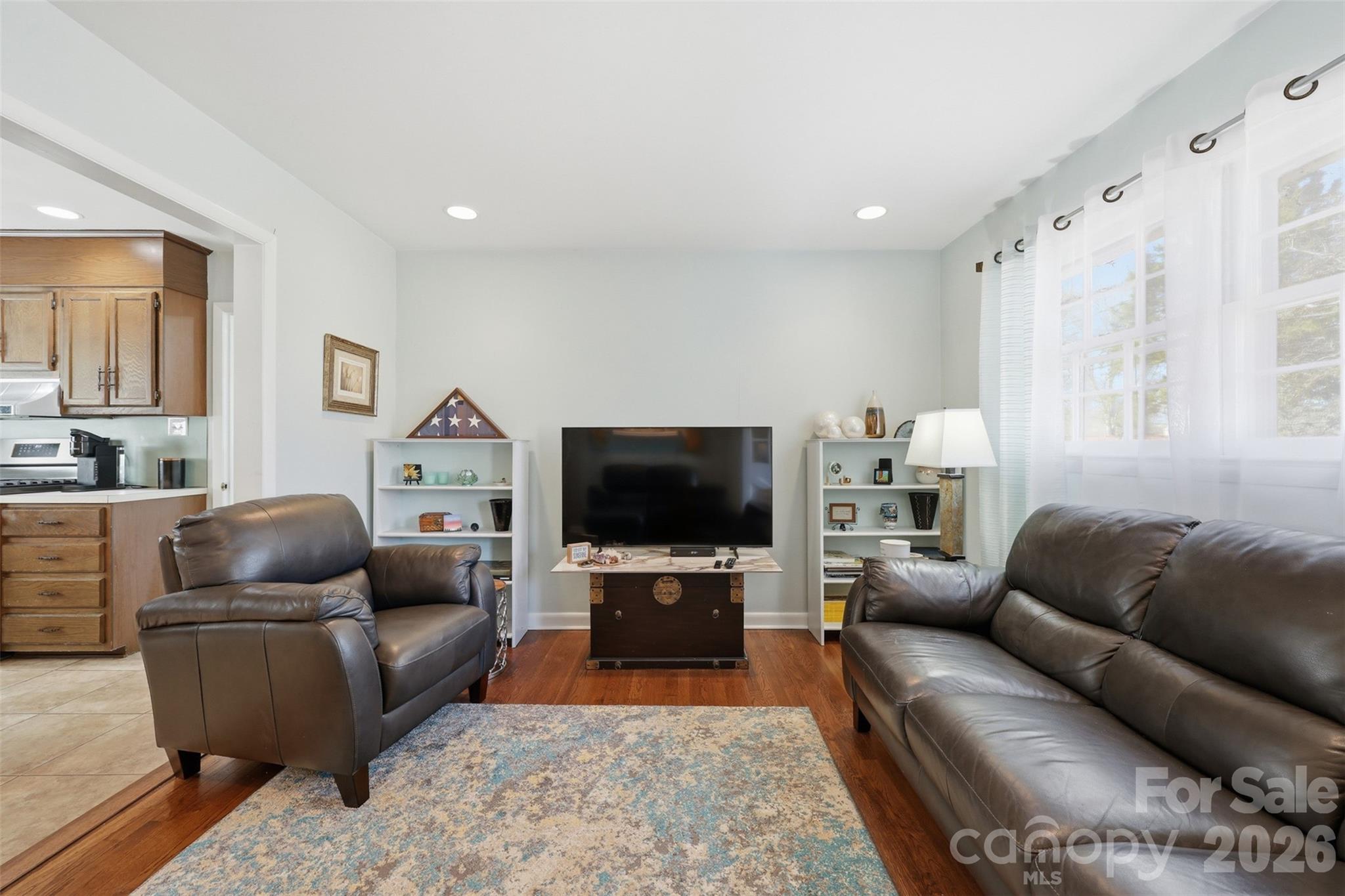 324 17th Avenue NE — Hickory