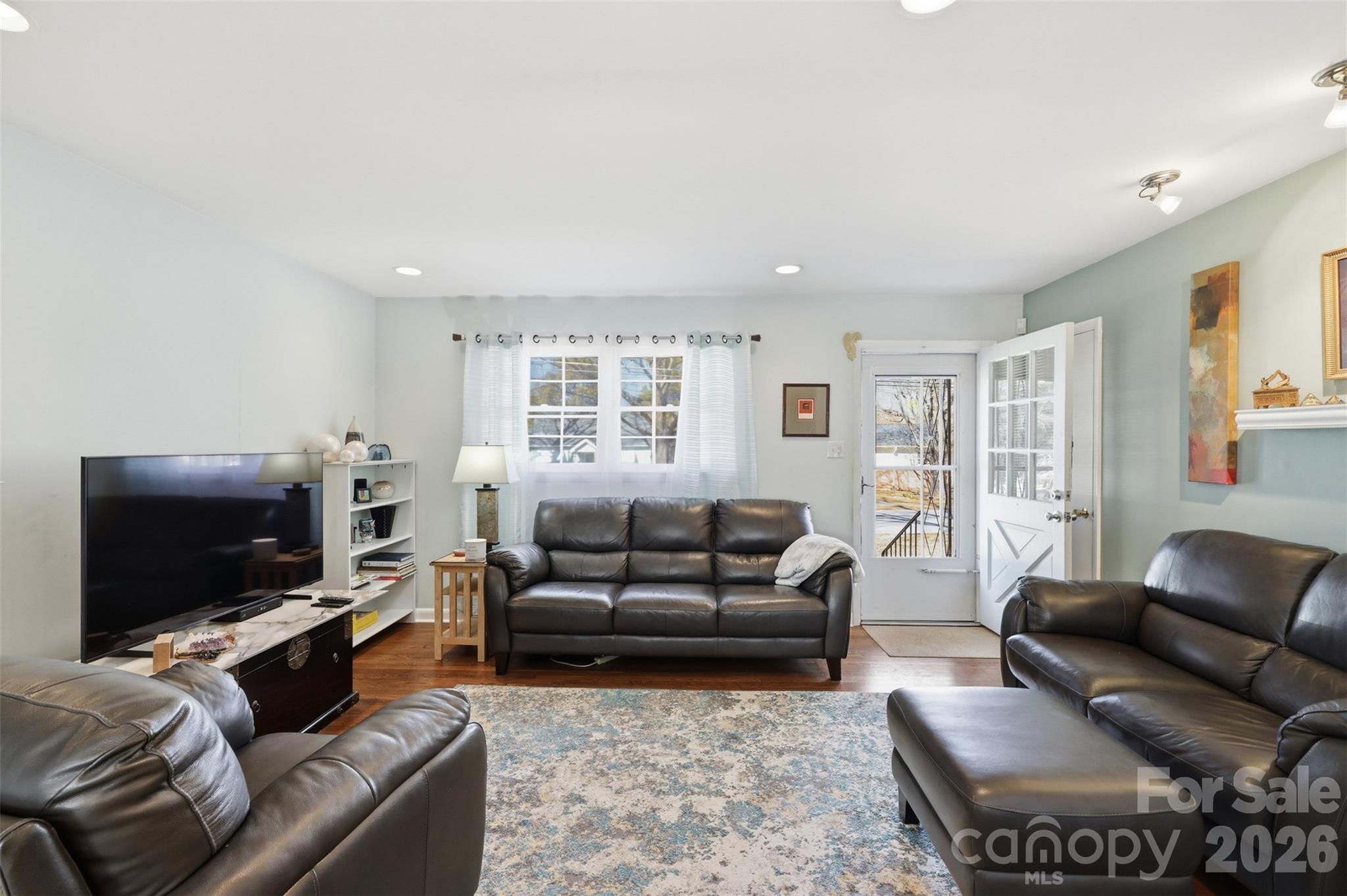 324 17th Avenue NE — Hickory