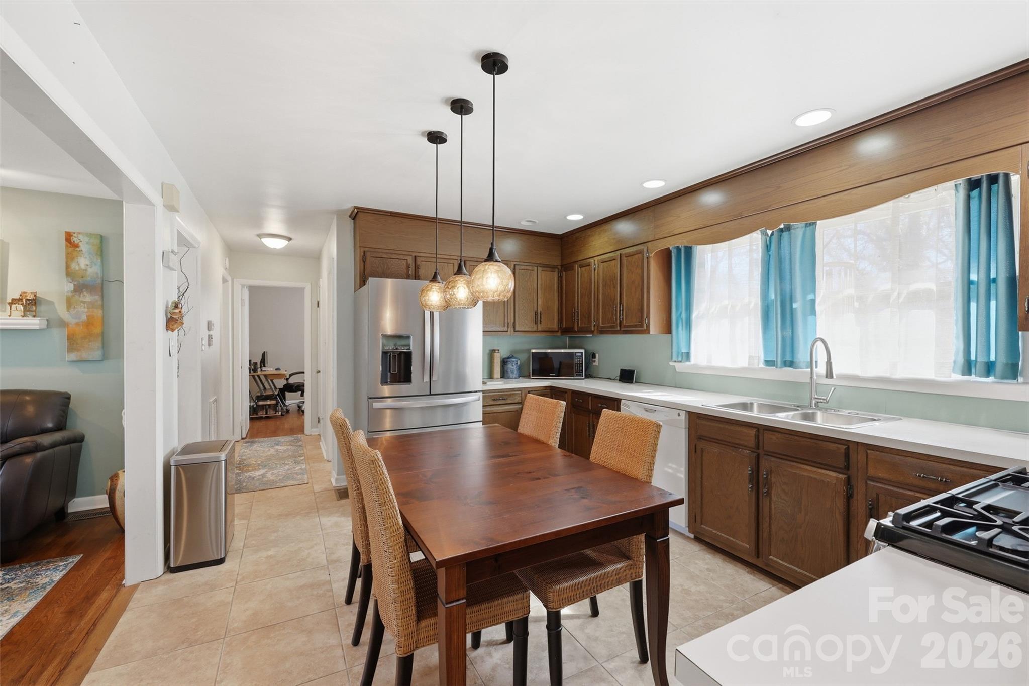 324 17th Avenue NE — Hickory