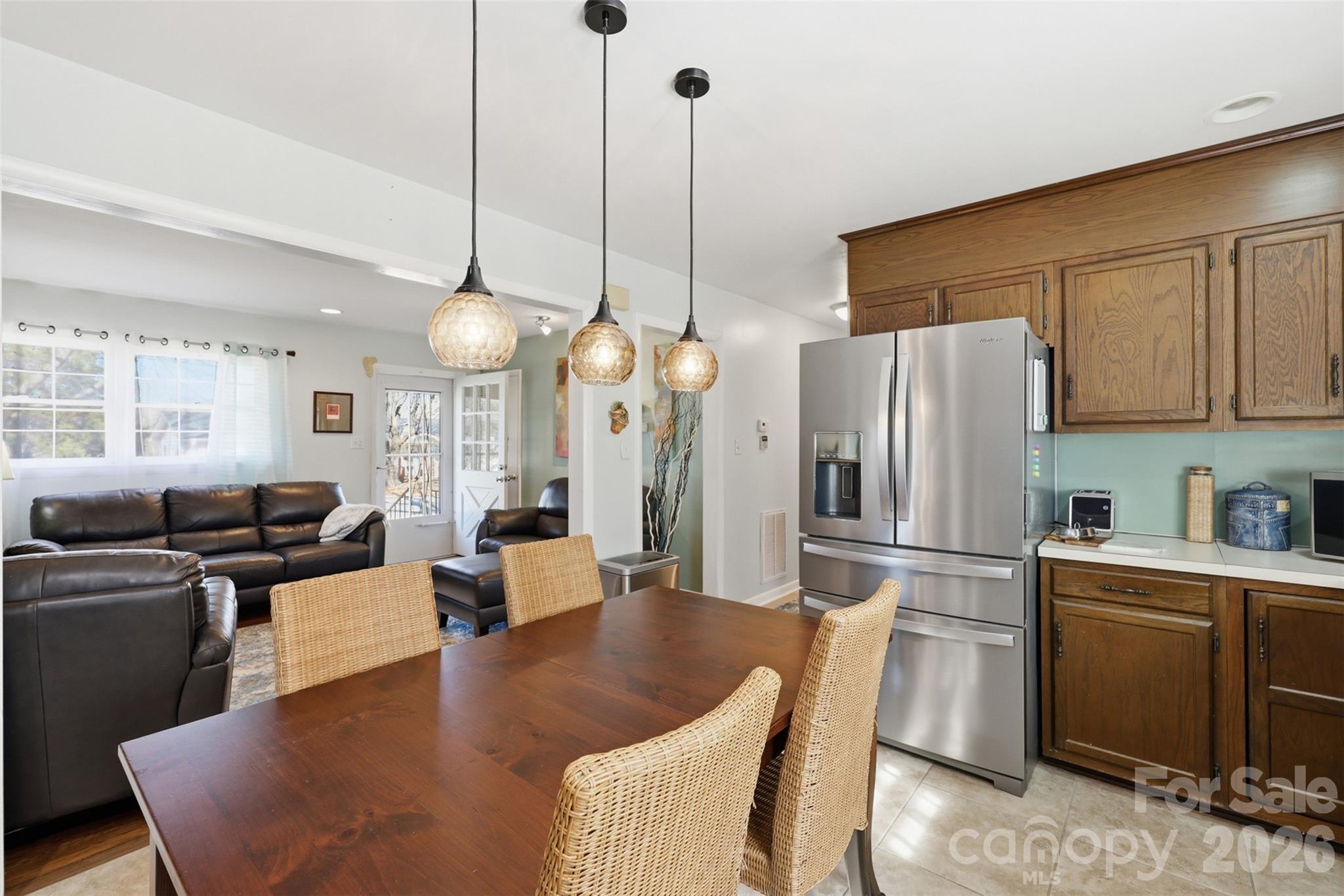324 17th Avenue NE — Hickory