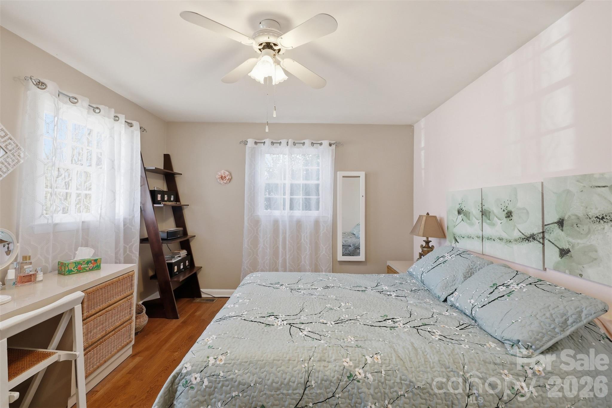 324 17th Avenue NE — Hickory