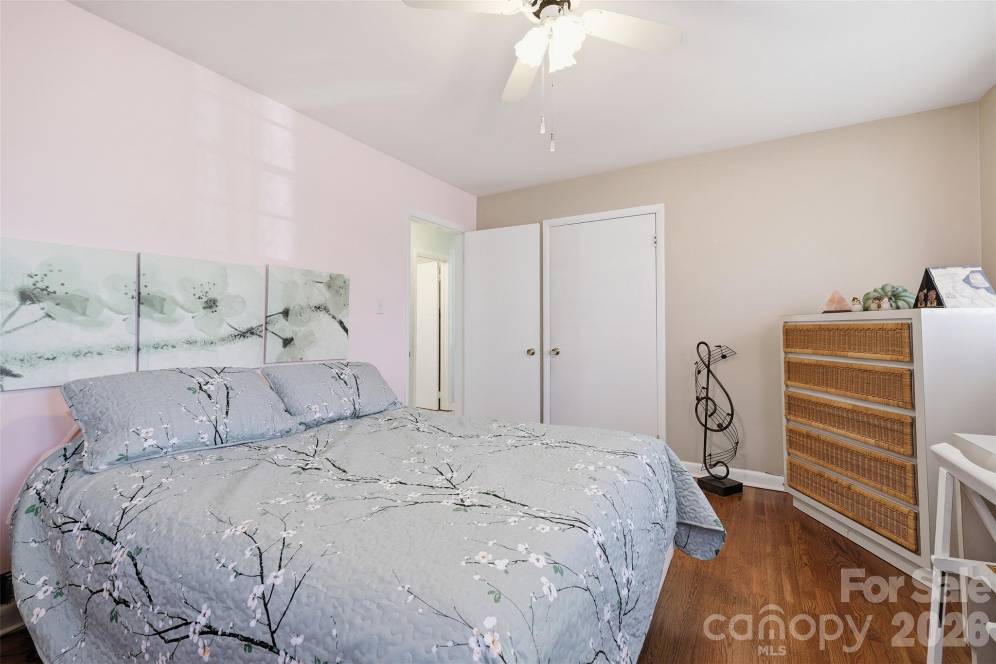 324 17th Avenue NE — Hickory