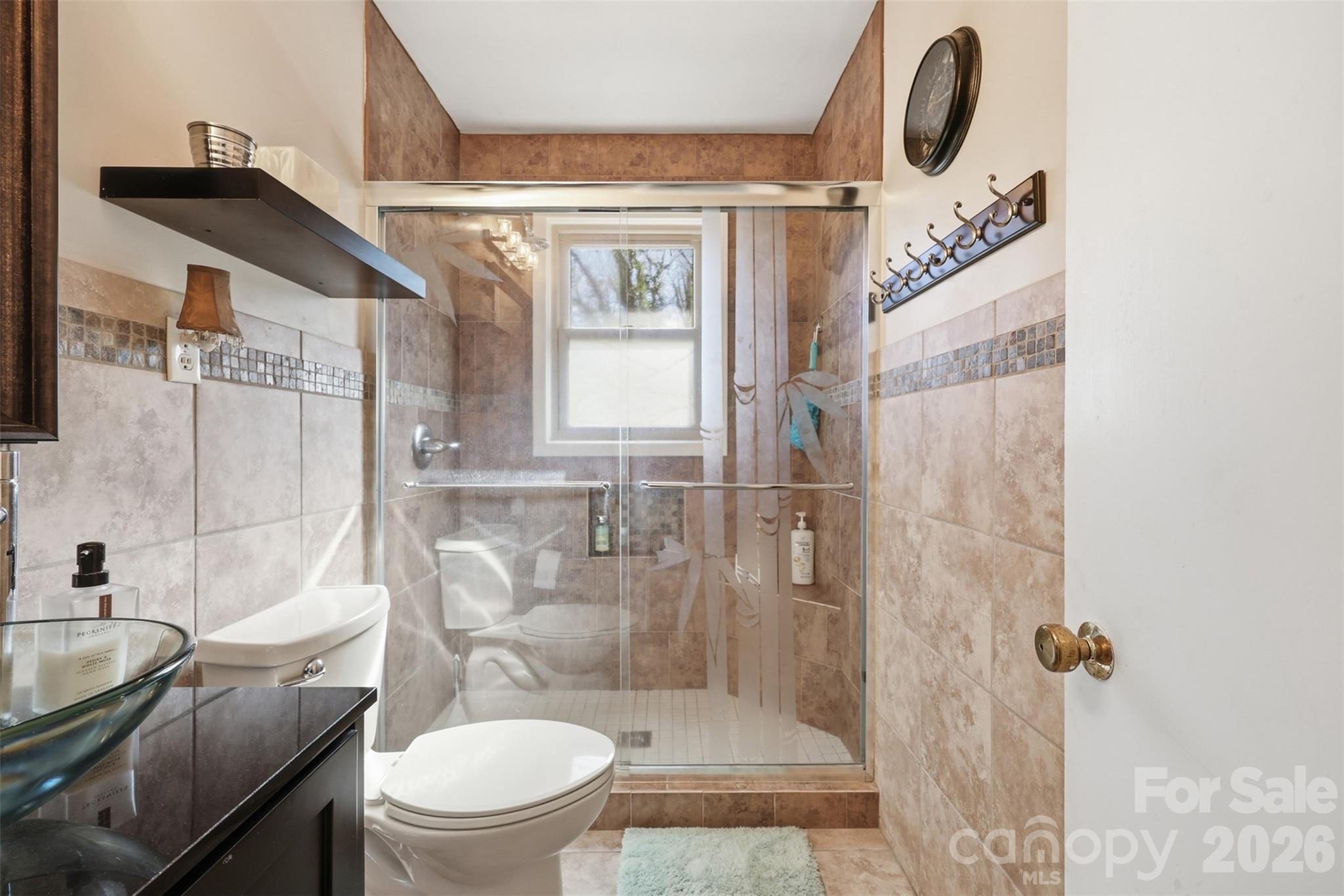 324 17th Avenue NE — Hickory