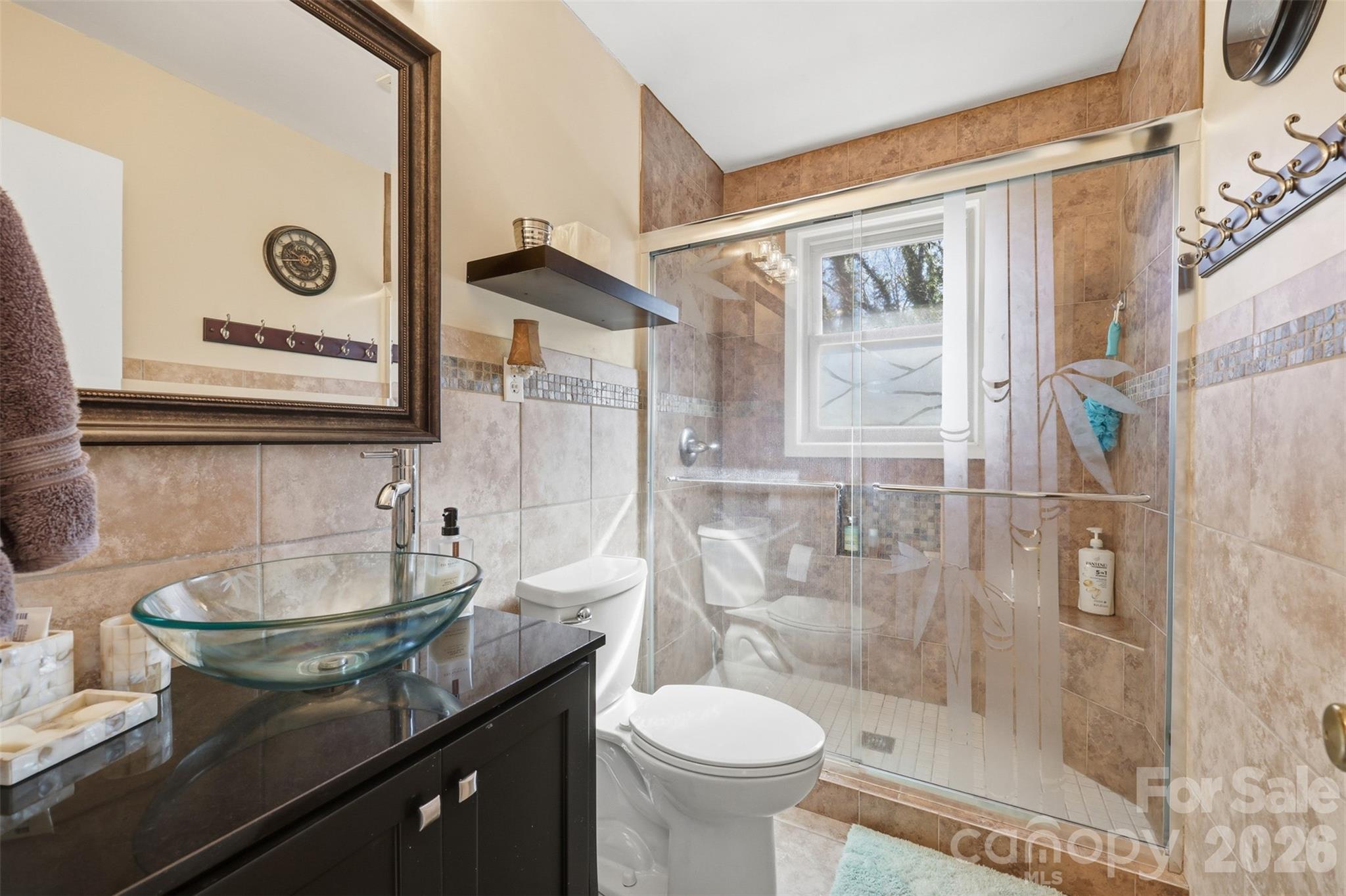324 17th Avenue NE — Hickory