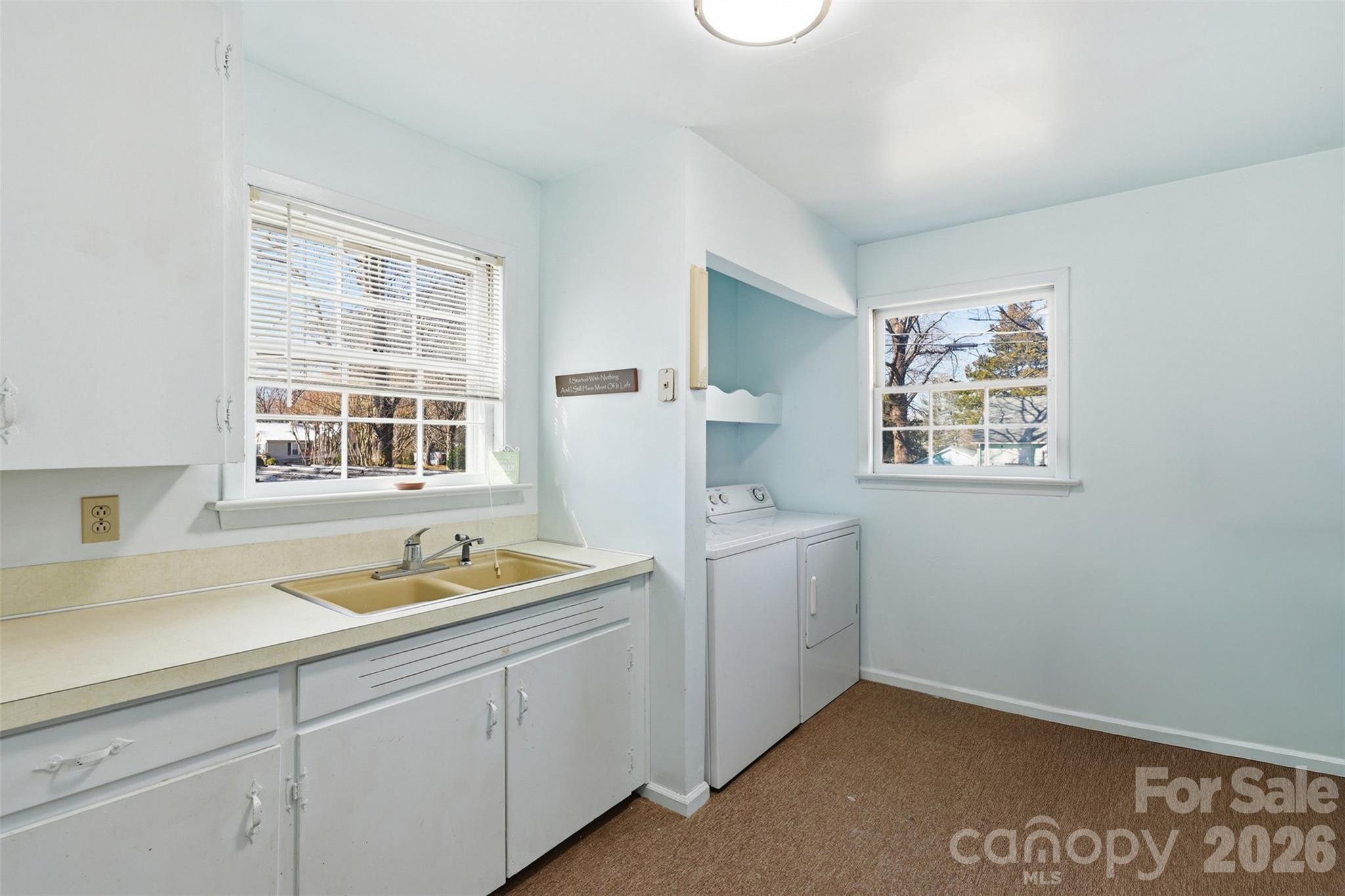 324 17th Avenue NE — Hickory