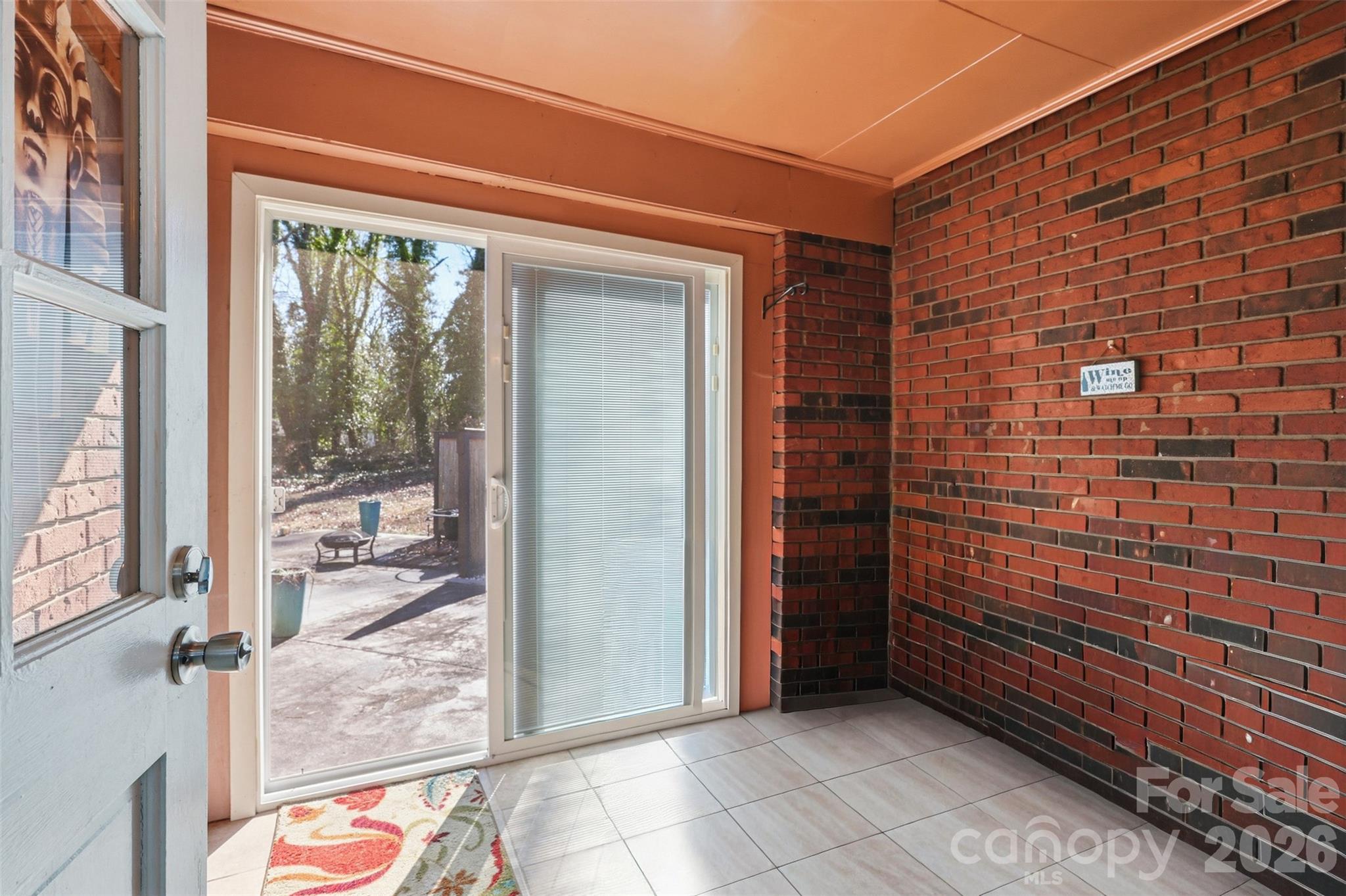 324 17th Avenue NE — Hickory