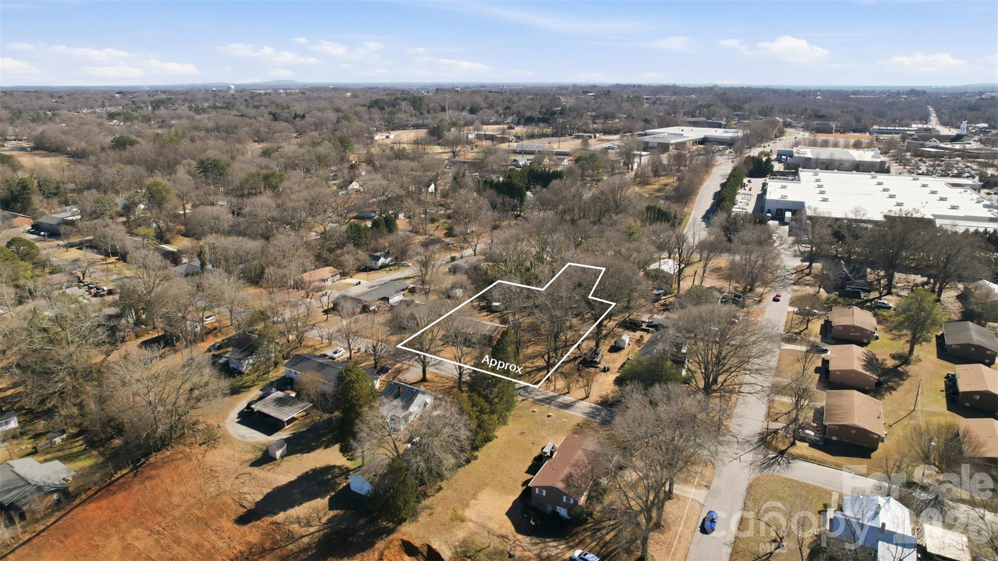324 17th Avenue NE — Hickory