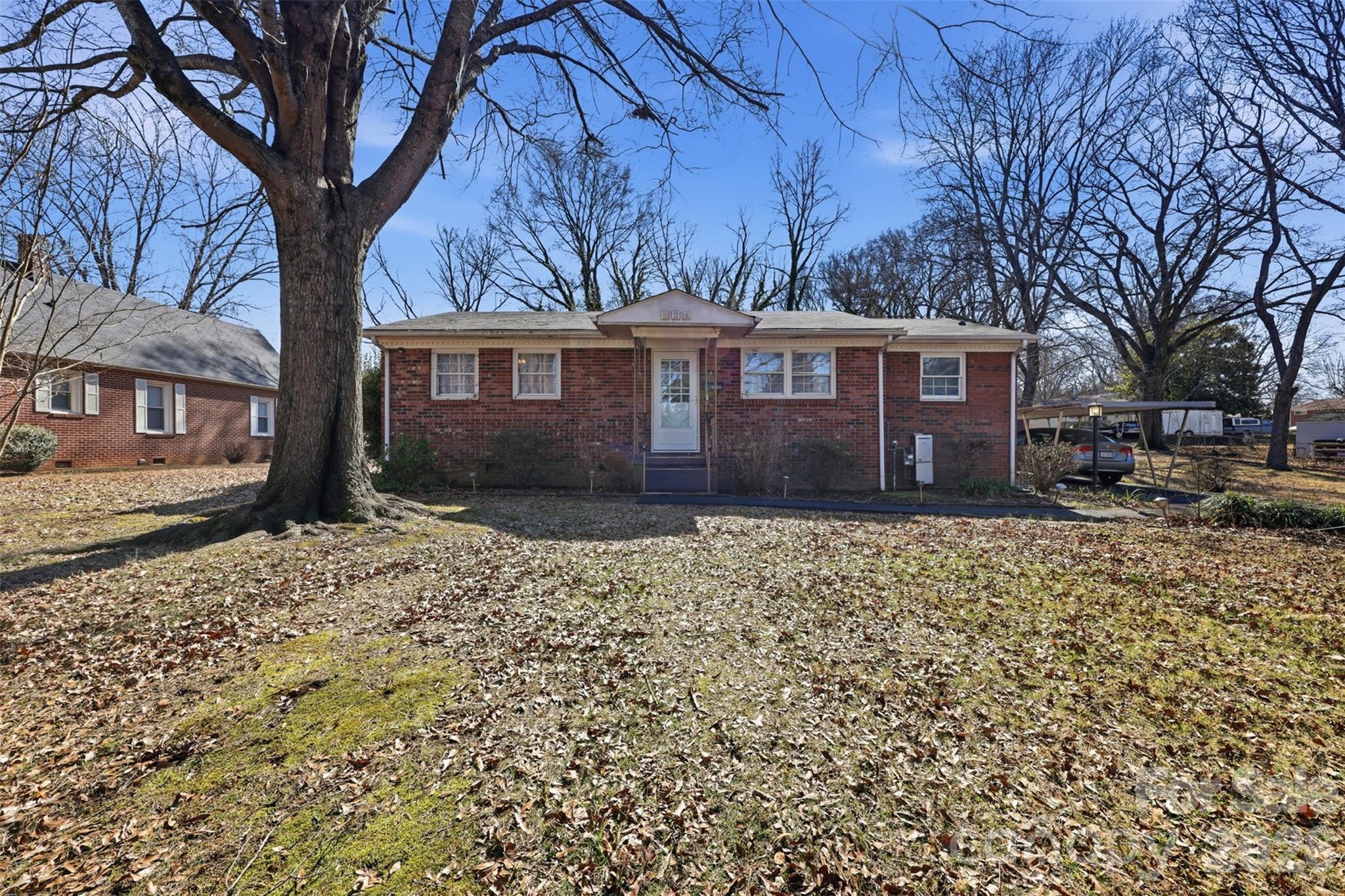 324 17th Avenue NE — Hickory