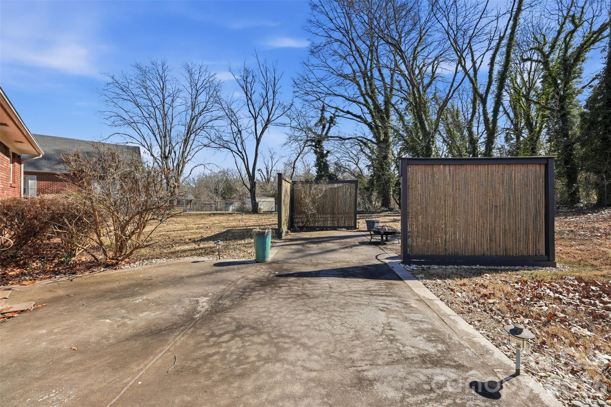 324 17th Avenue NE — Hickory