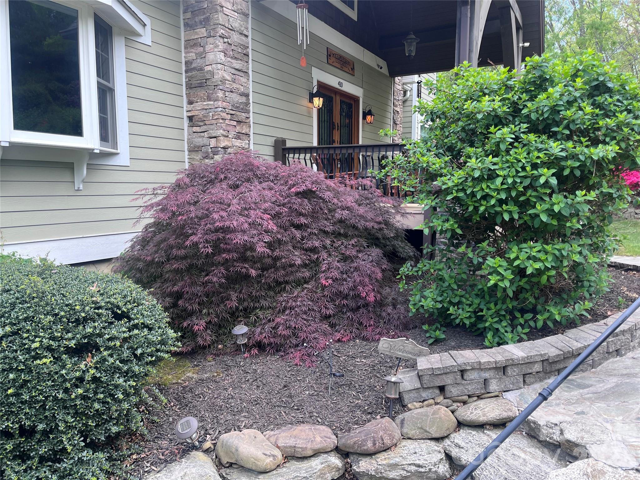 410 Lamp Post Drive — Zirconia