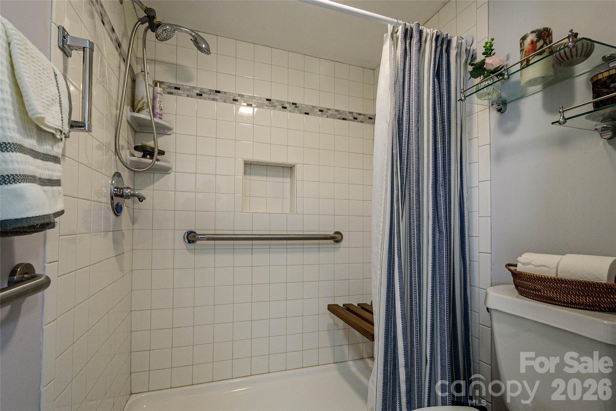 8 Lakemoor Lane #8 — Hendersonville