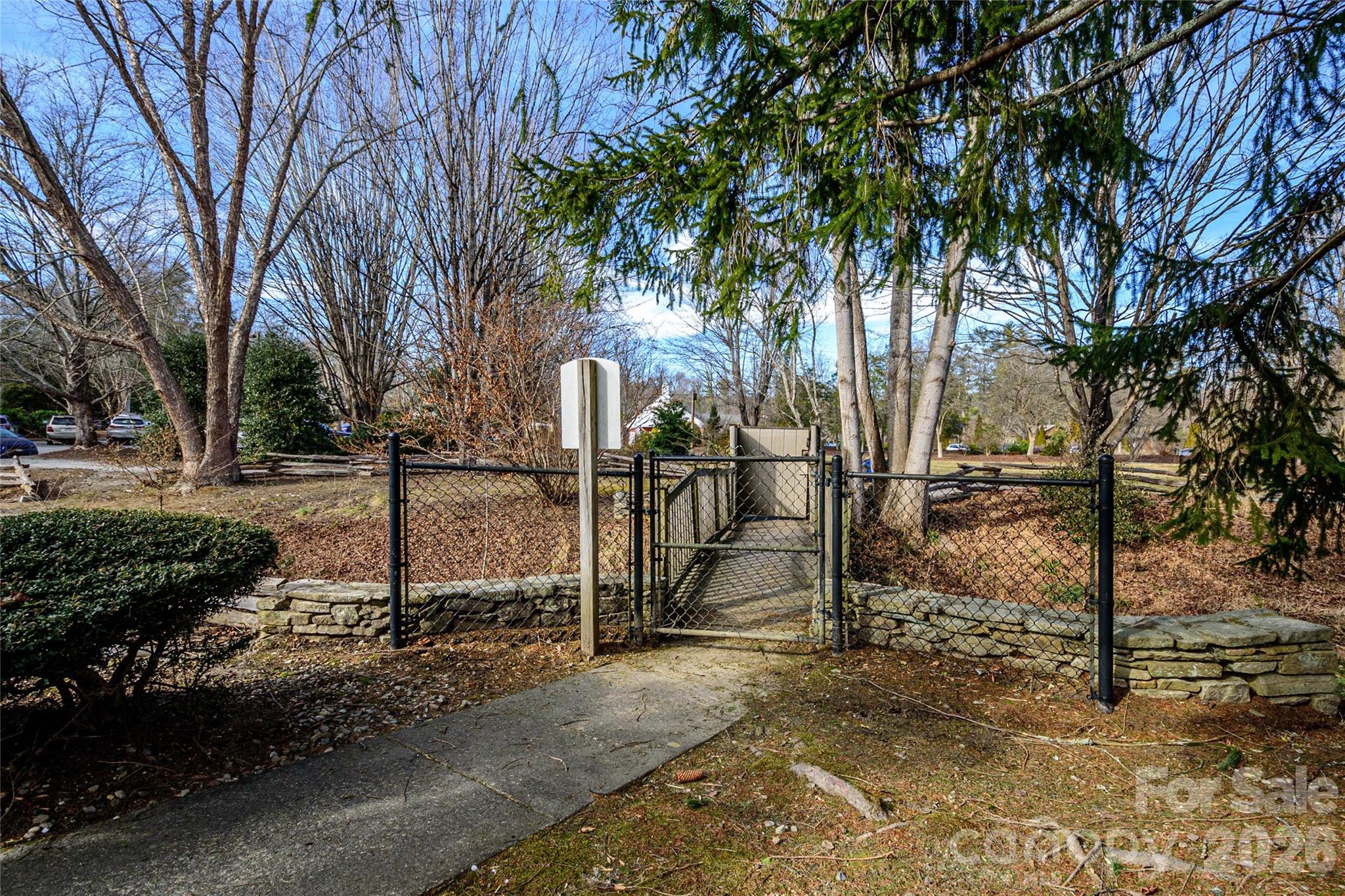 8 Lakemoor Lane #8 — Hendersonville