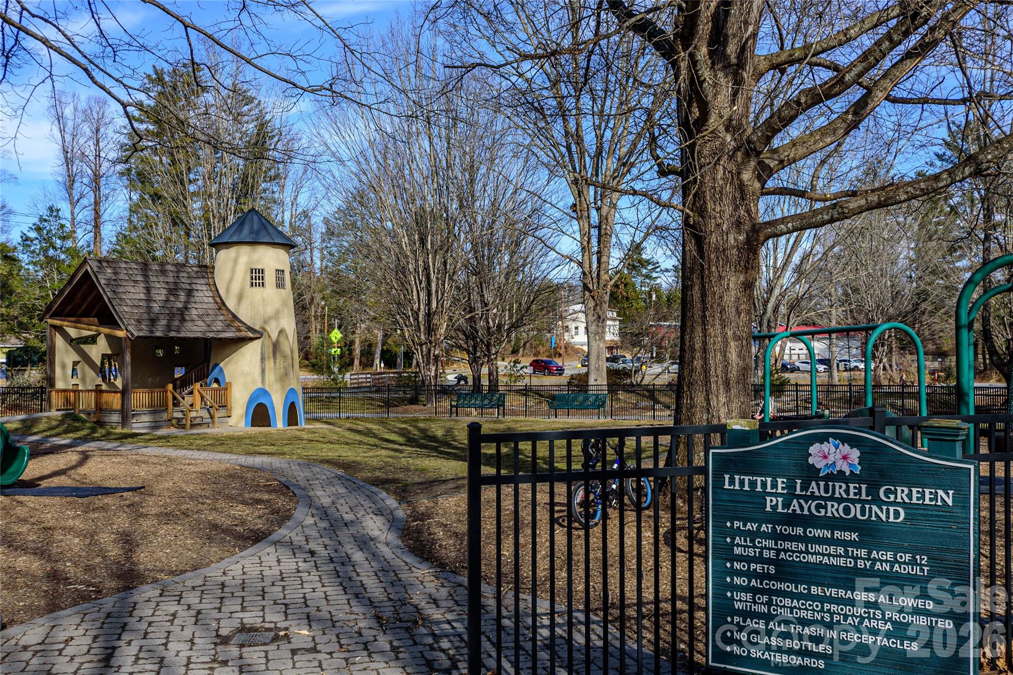 8 Lakemoor Lane #8 — Hendersonville