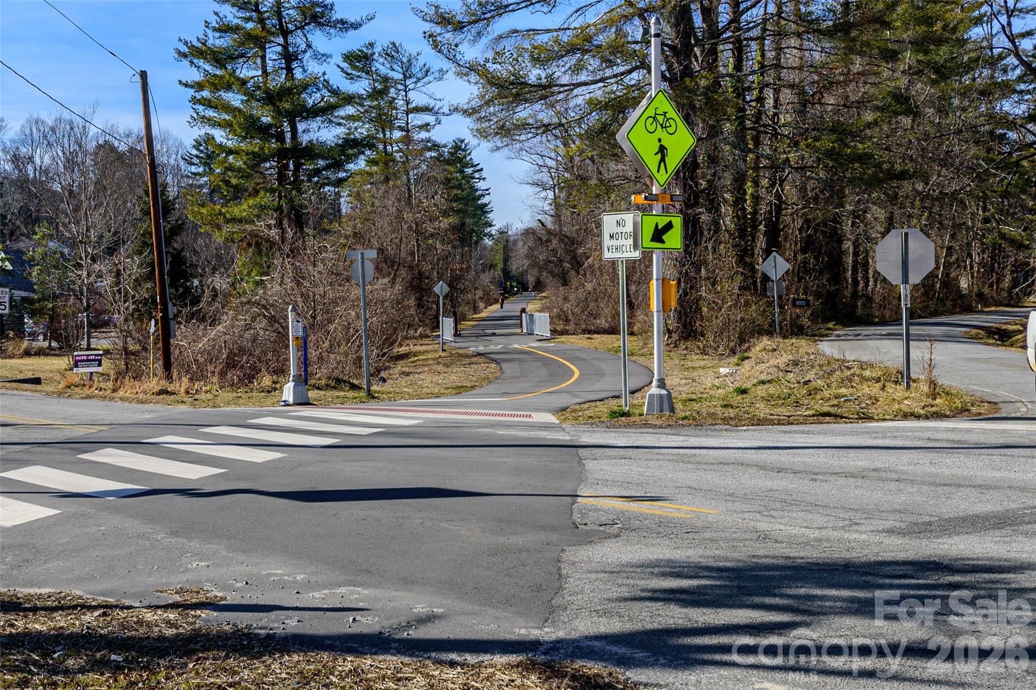 8 Lakemoor Lane #8 — Hendersonville