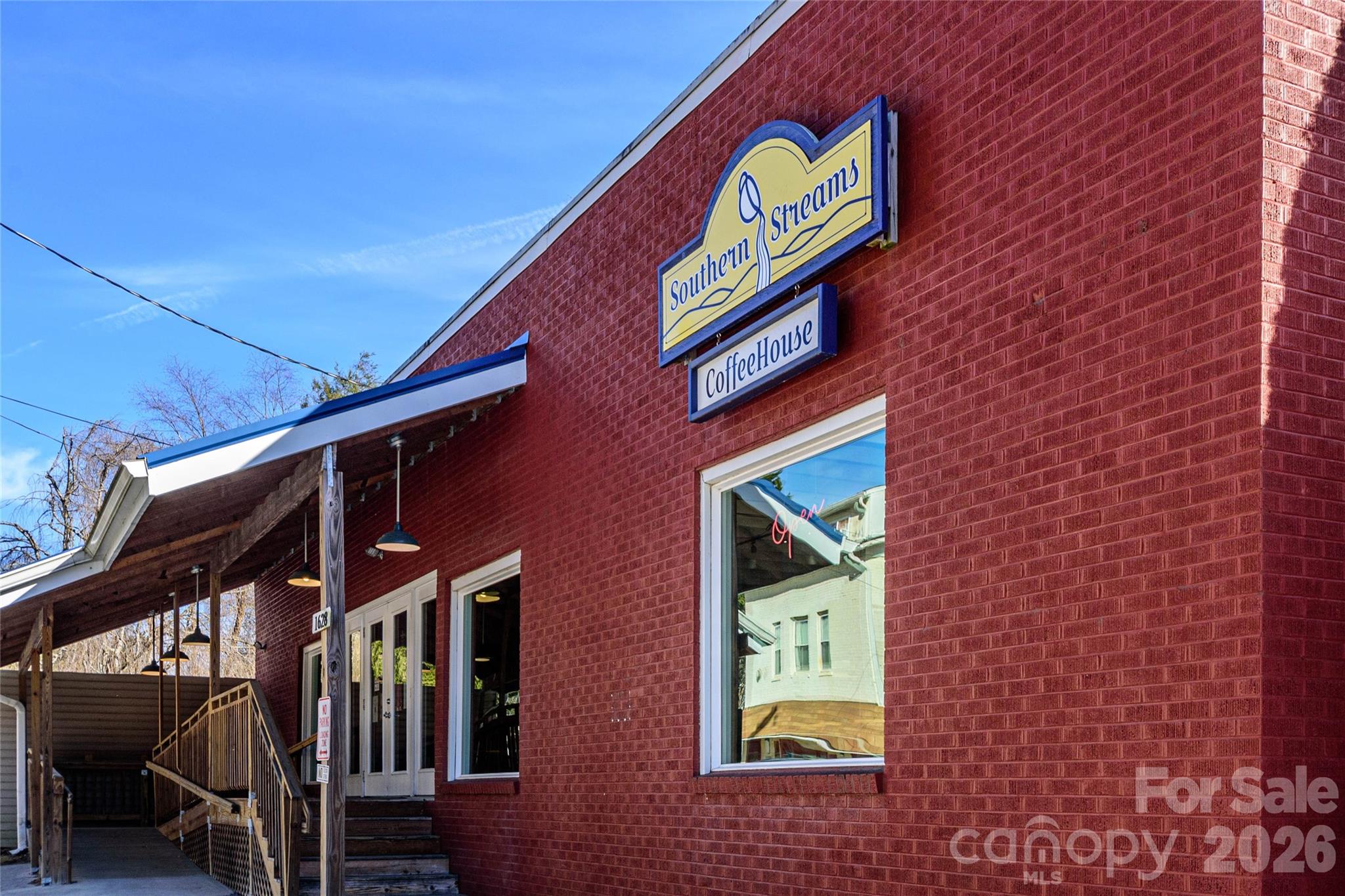 8 Lakemoor Lane #8 — Hendersonville