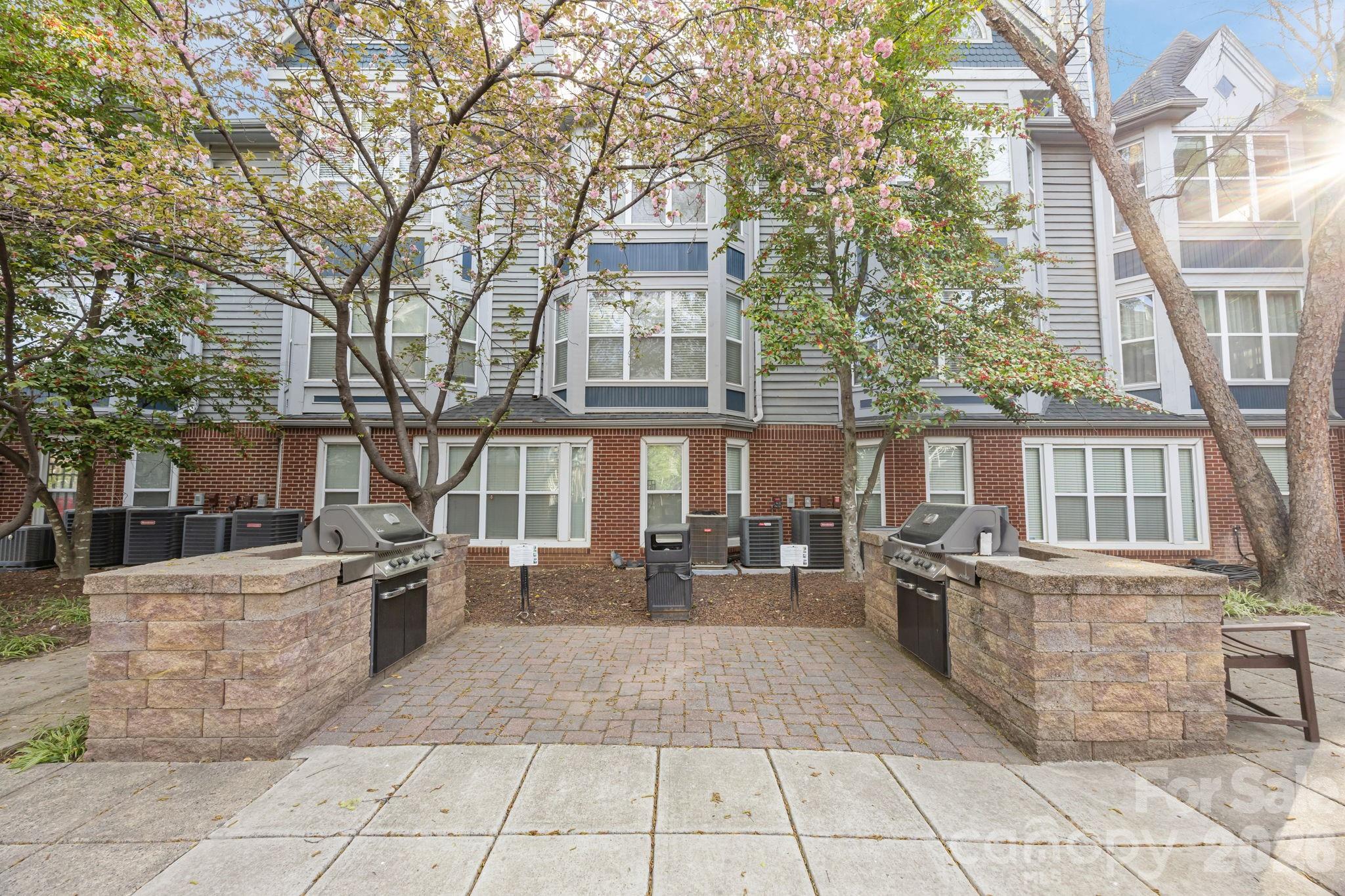 525 N Graham Street #2E — Charlotte