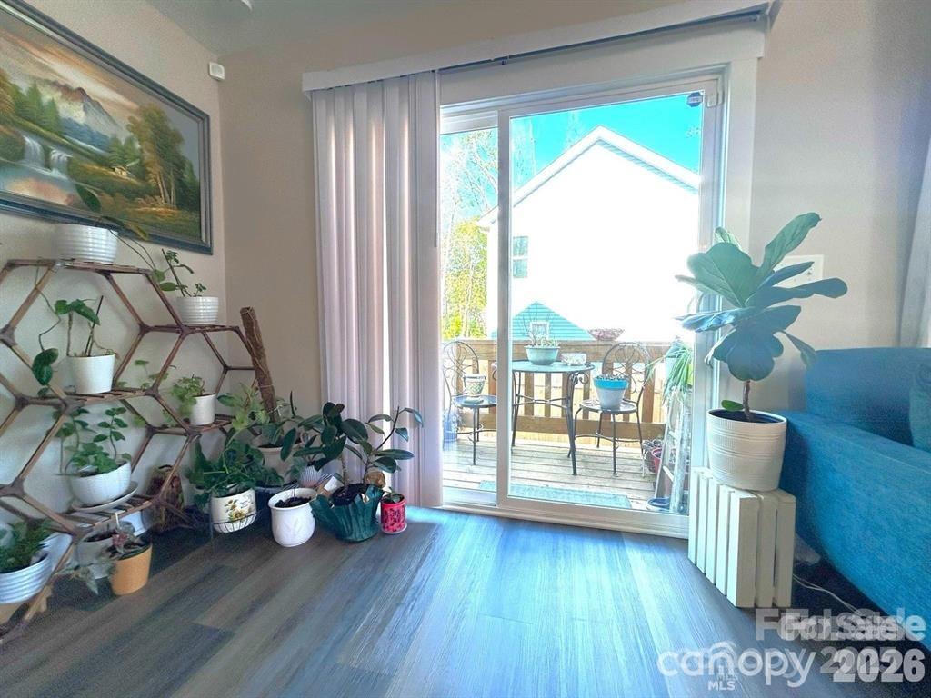 606 E Carpenter Street — Dallas