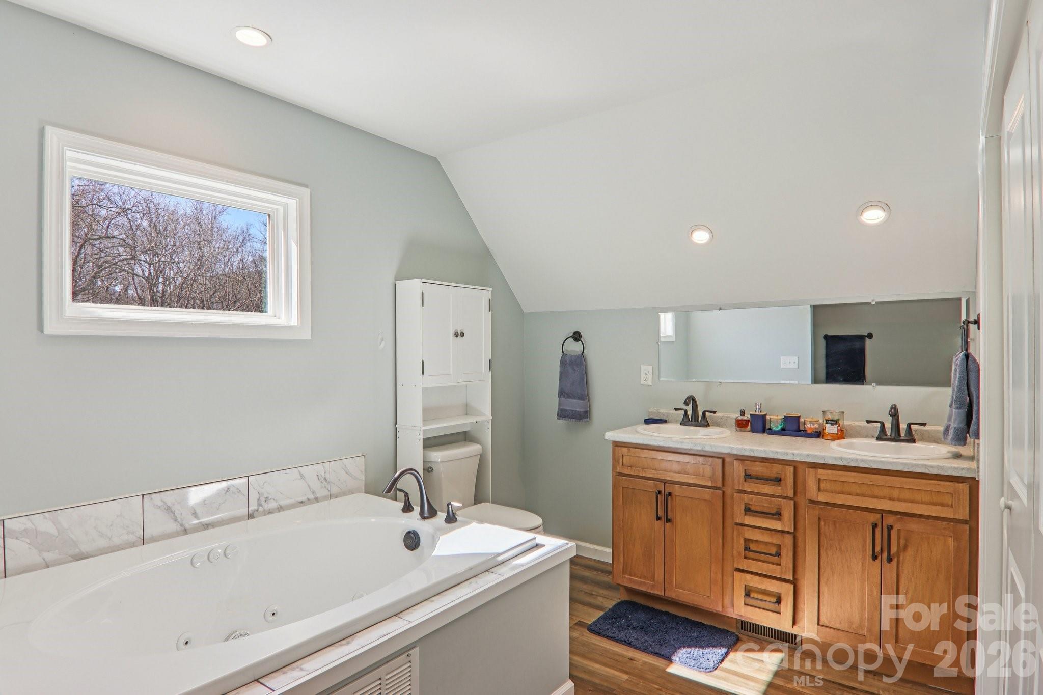 530 Wilson Cove Road — Canton