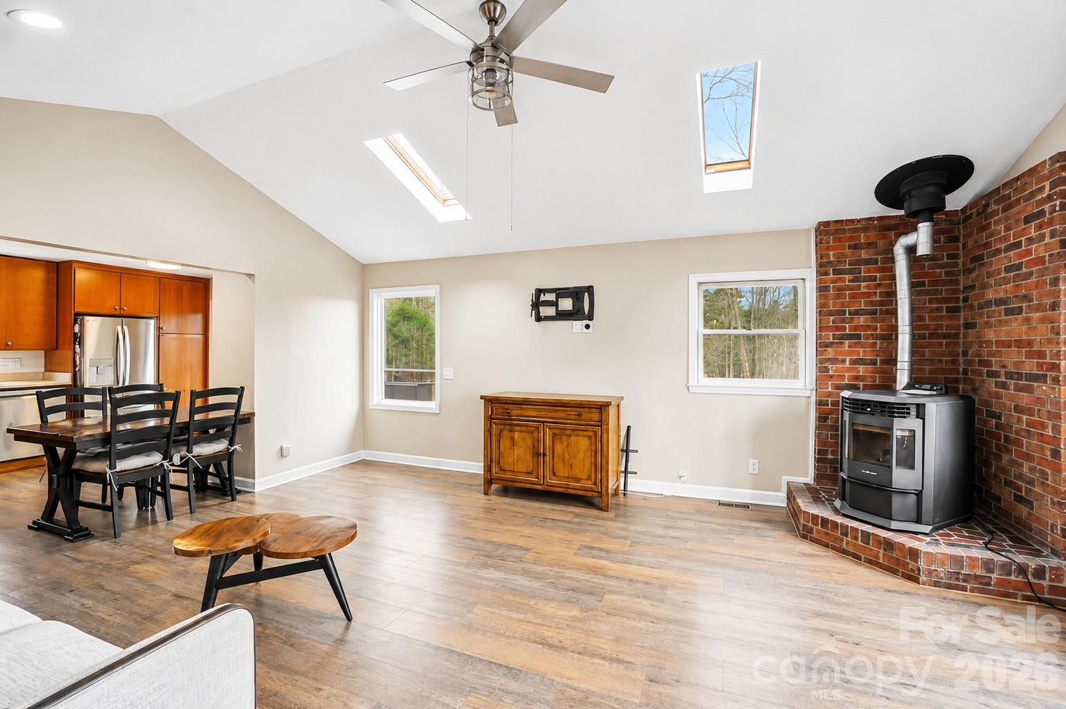 623 Owensby Road — Hendersonville