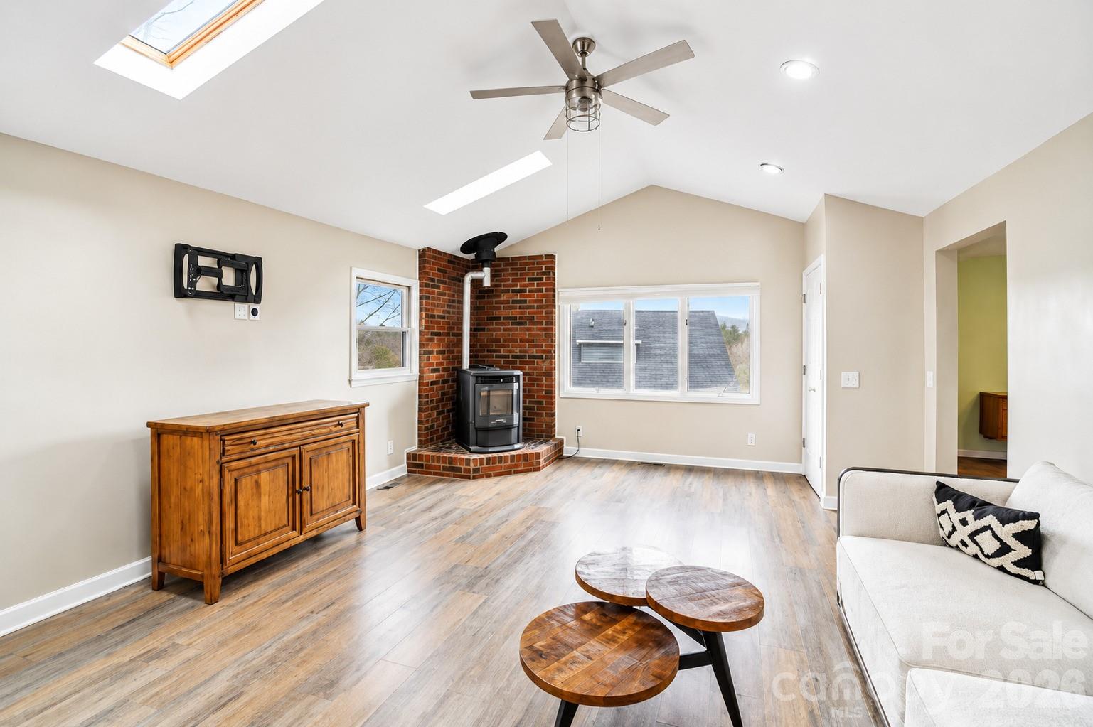 623 Owensby Road — Hendersonville