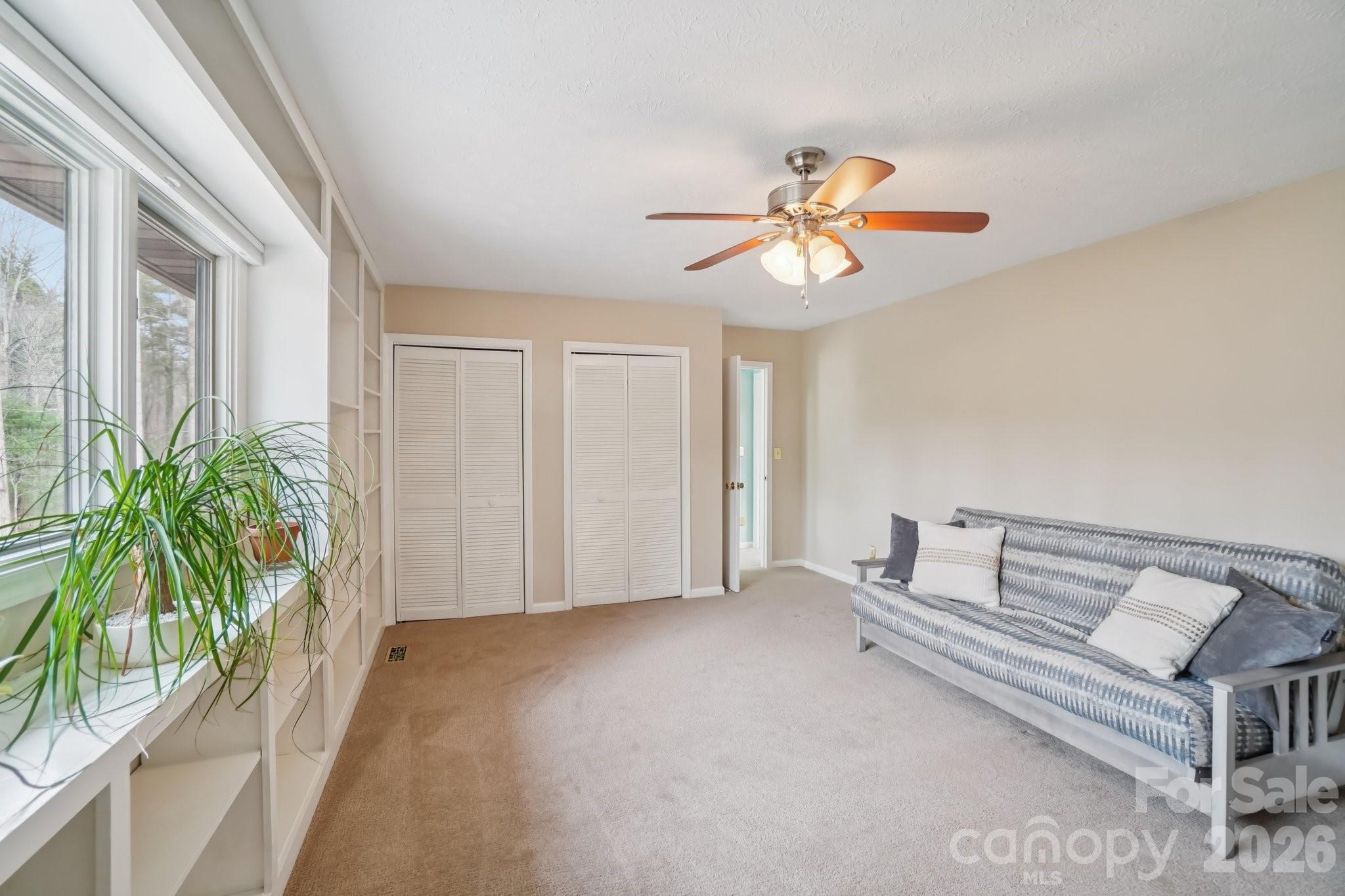623 Owensby Road — Hendersonville