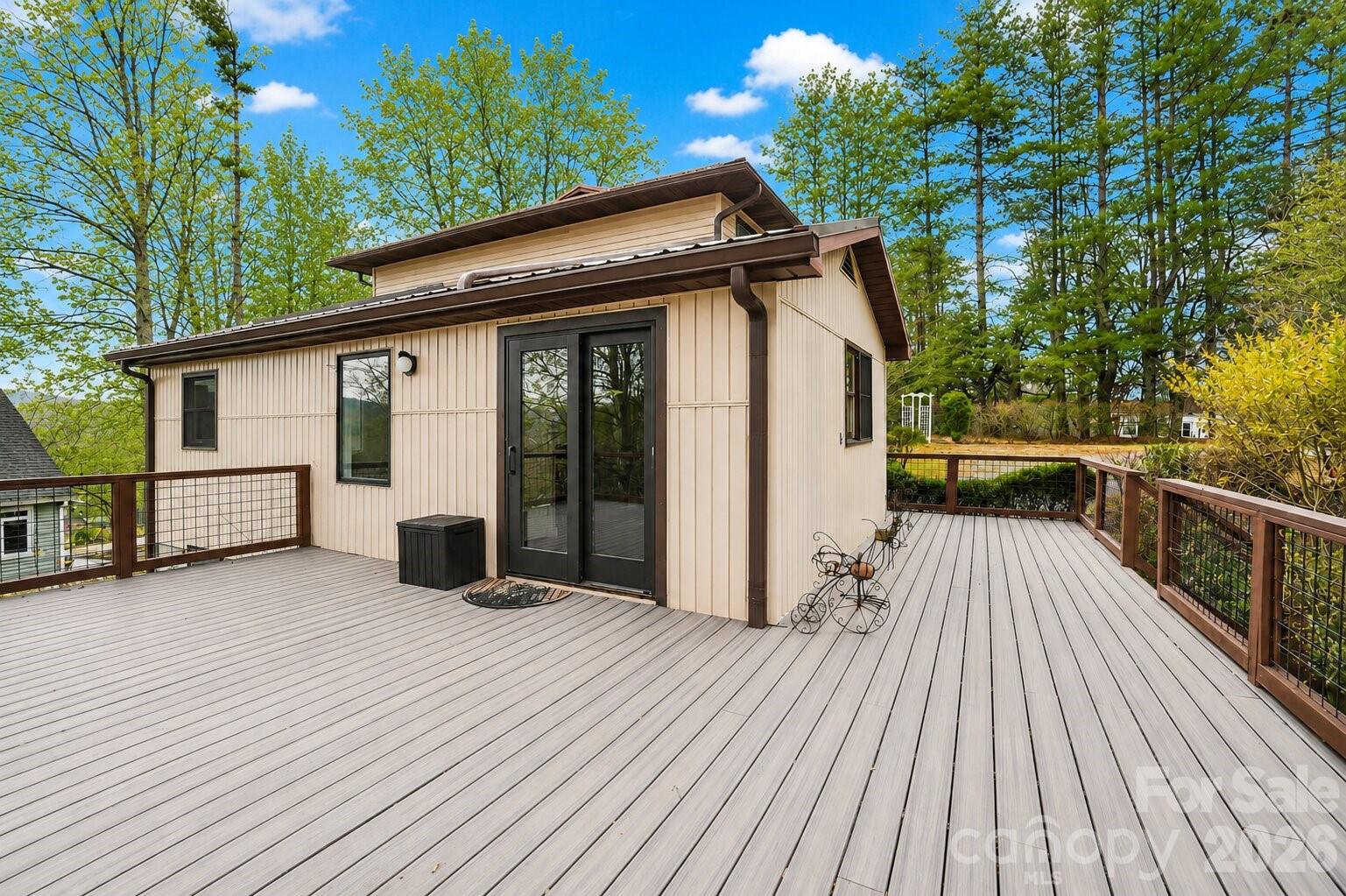 623 Owensby Road — Hendersonville