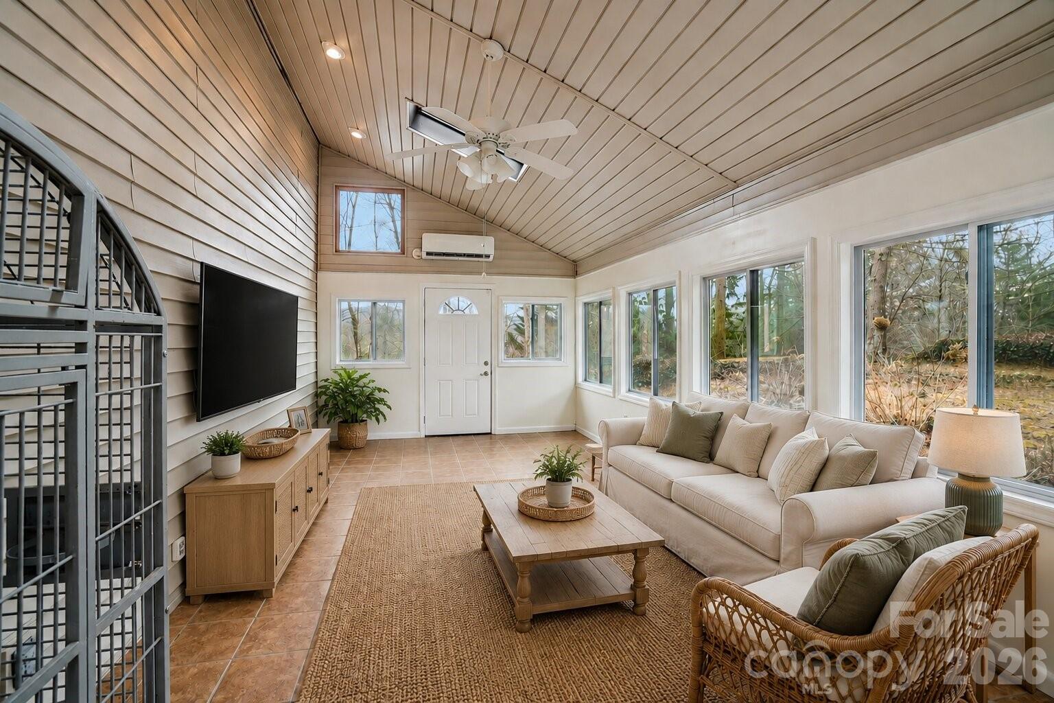 623 Owensby Road — Hendersonville