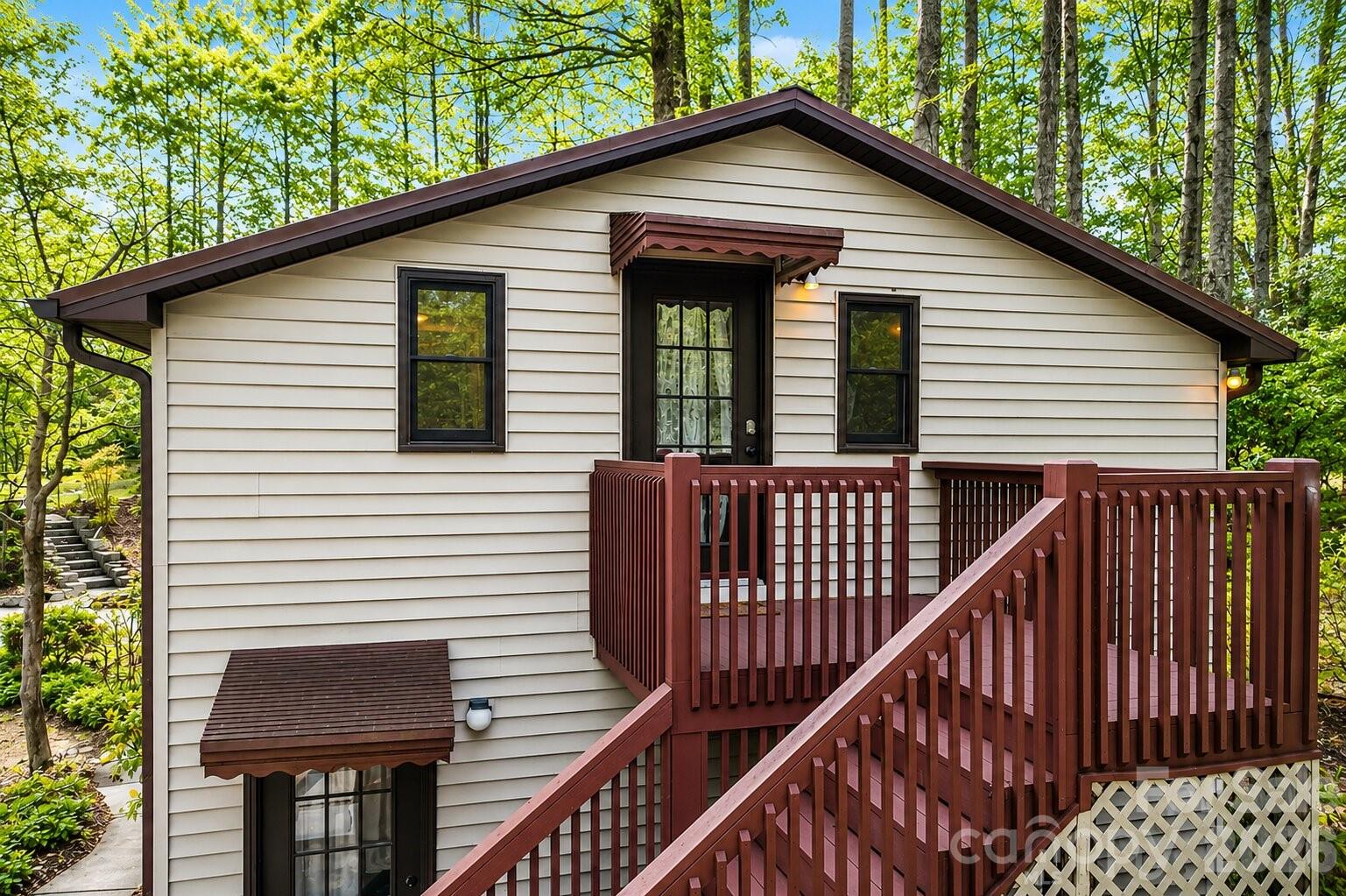 623 Owensby Road — Hendersonville