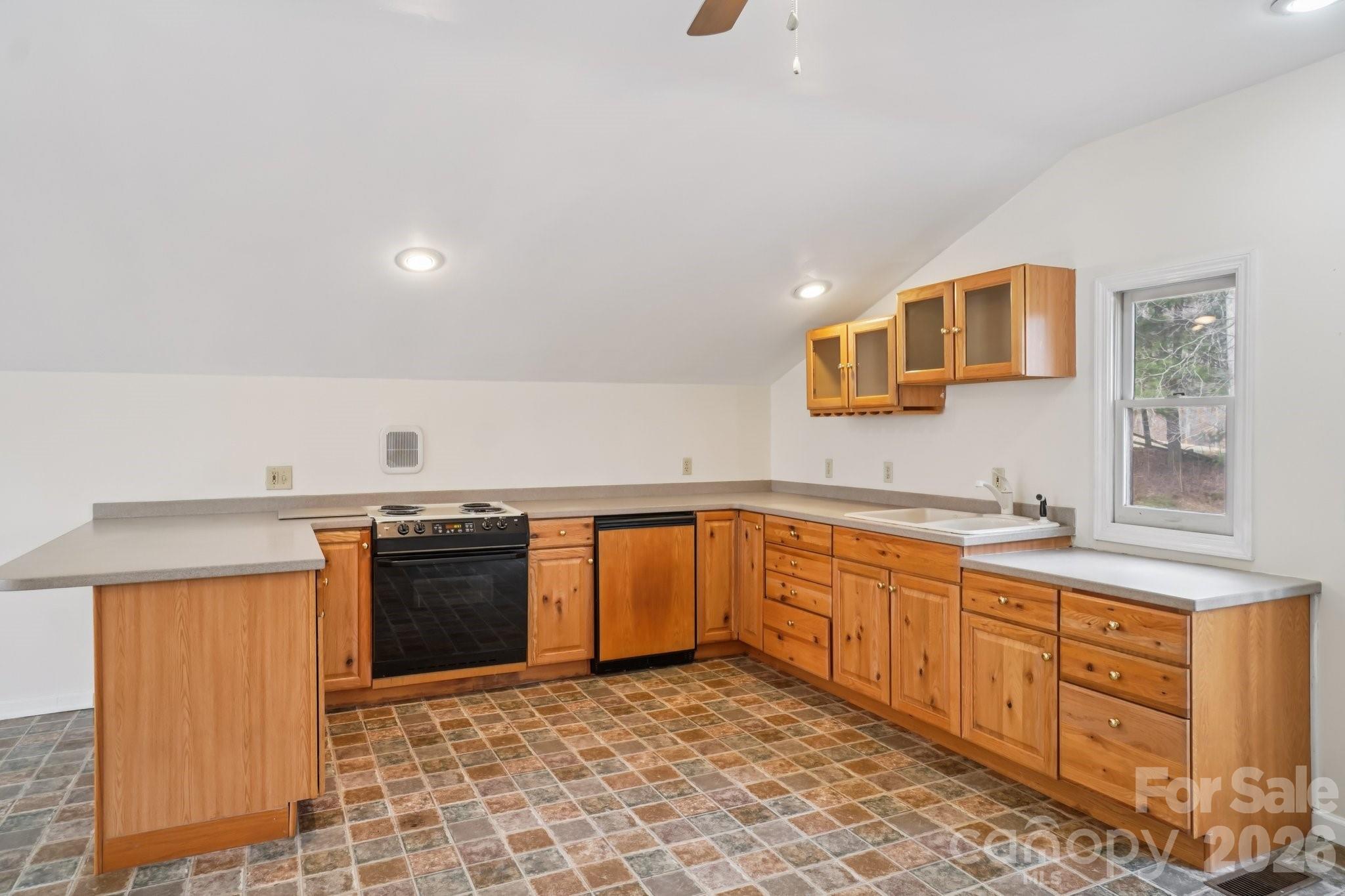 623 Owensby Road — Hendersonville