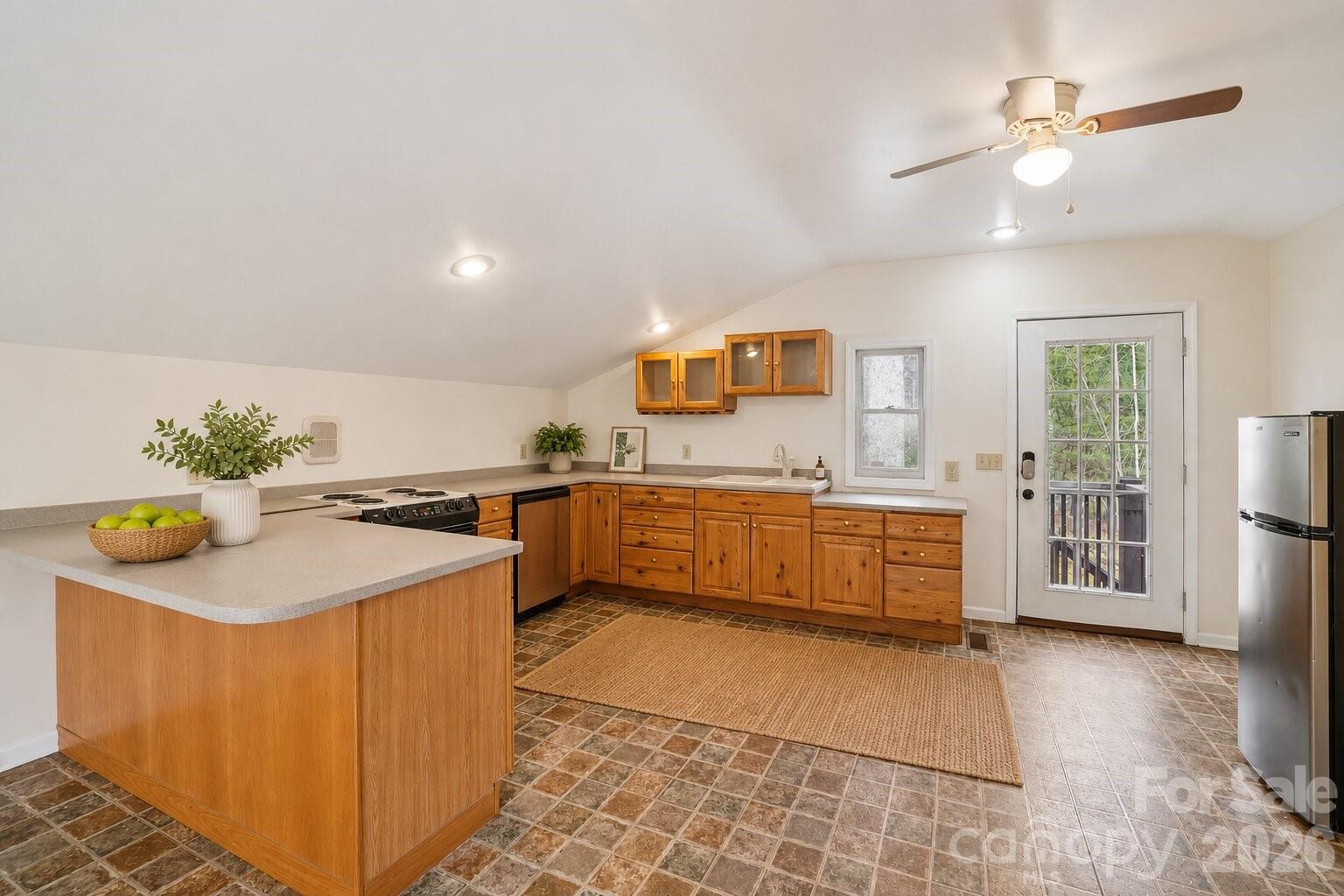 623 Owensby Road — Hendersonville
