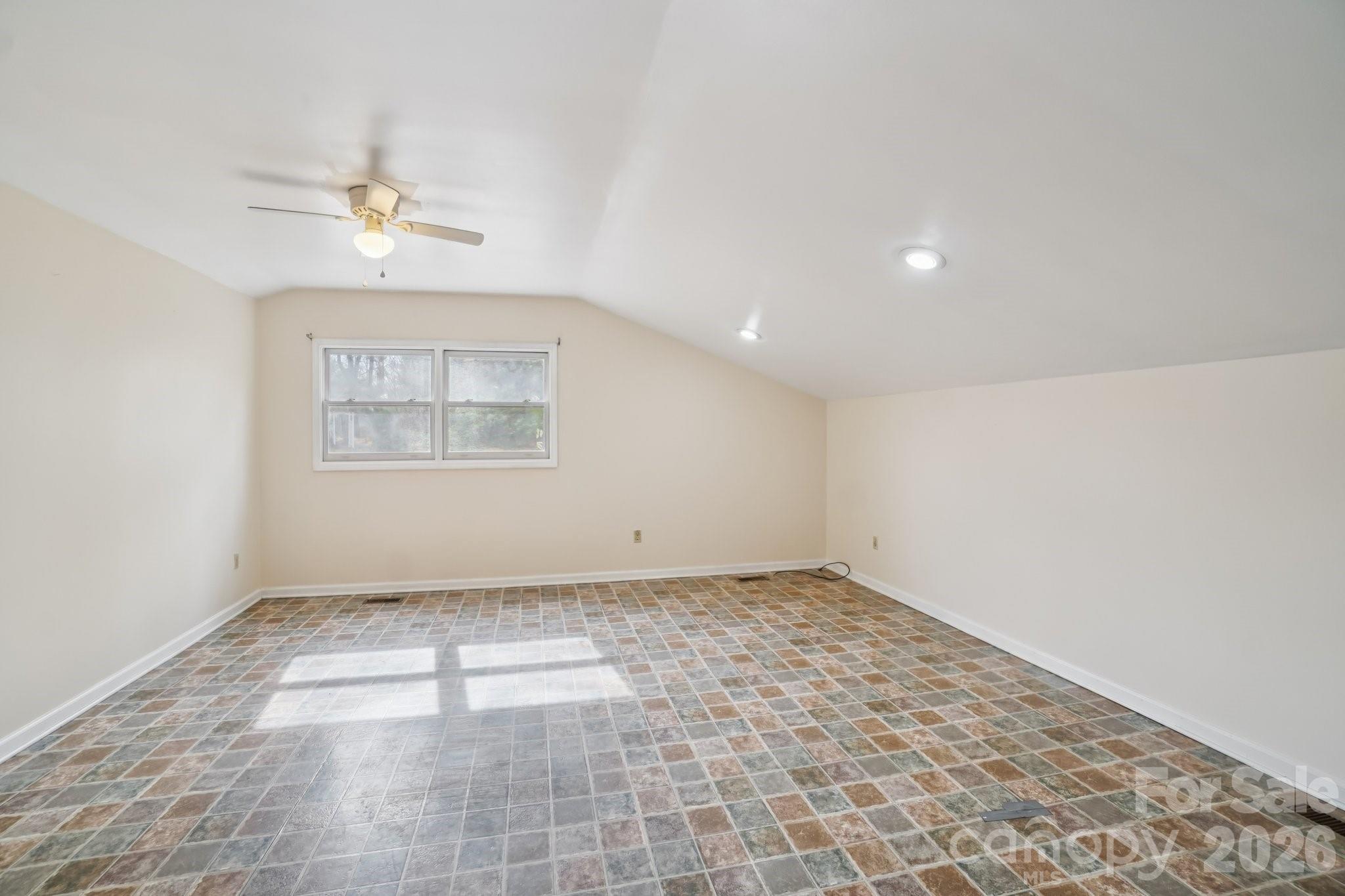 623 Owensby Road — Hendersonville