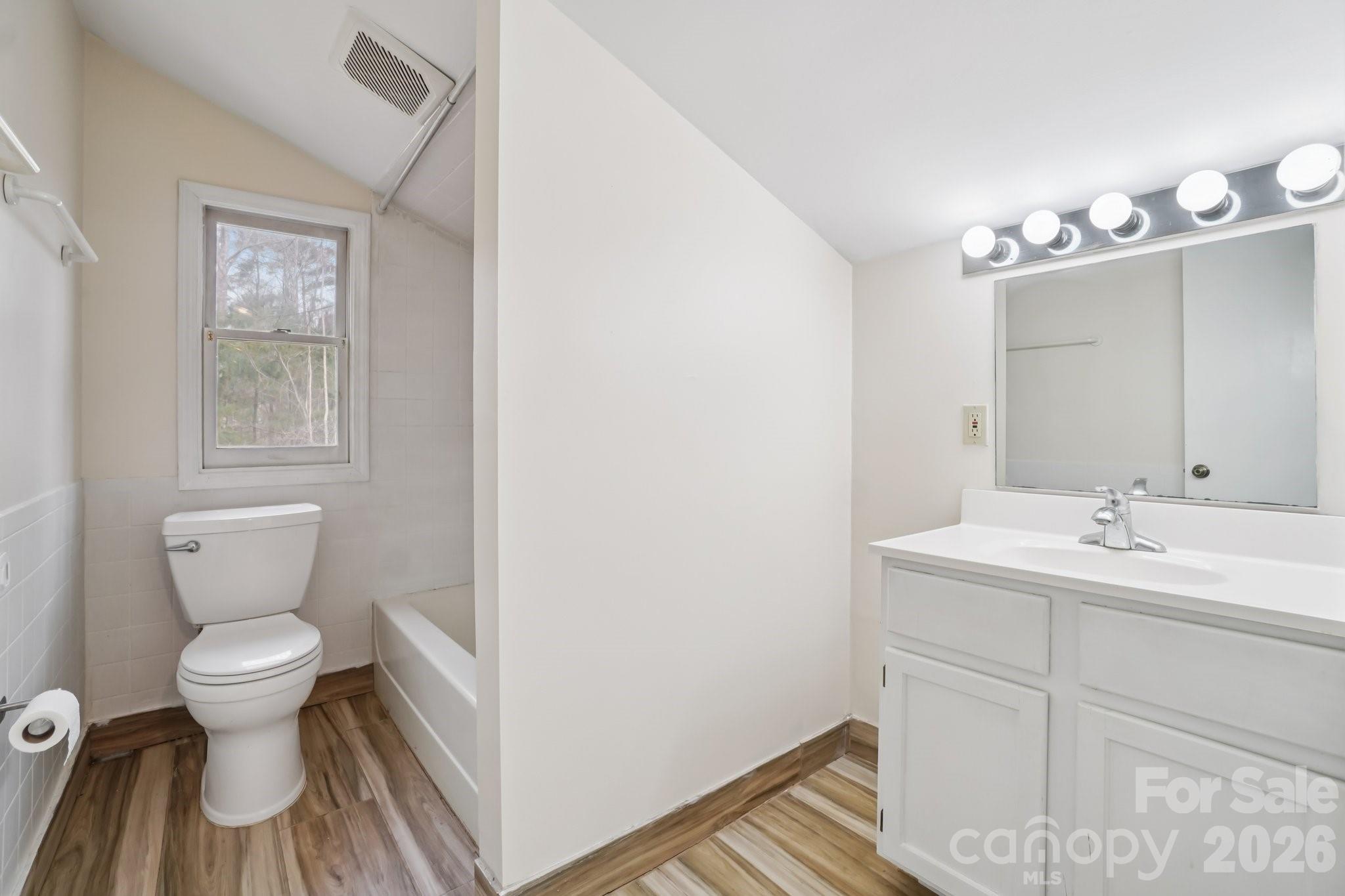 623 Owensby Road — Hendersonville