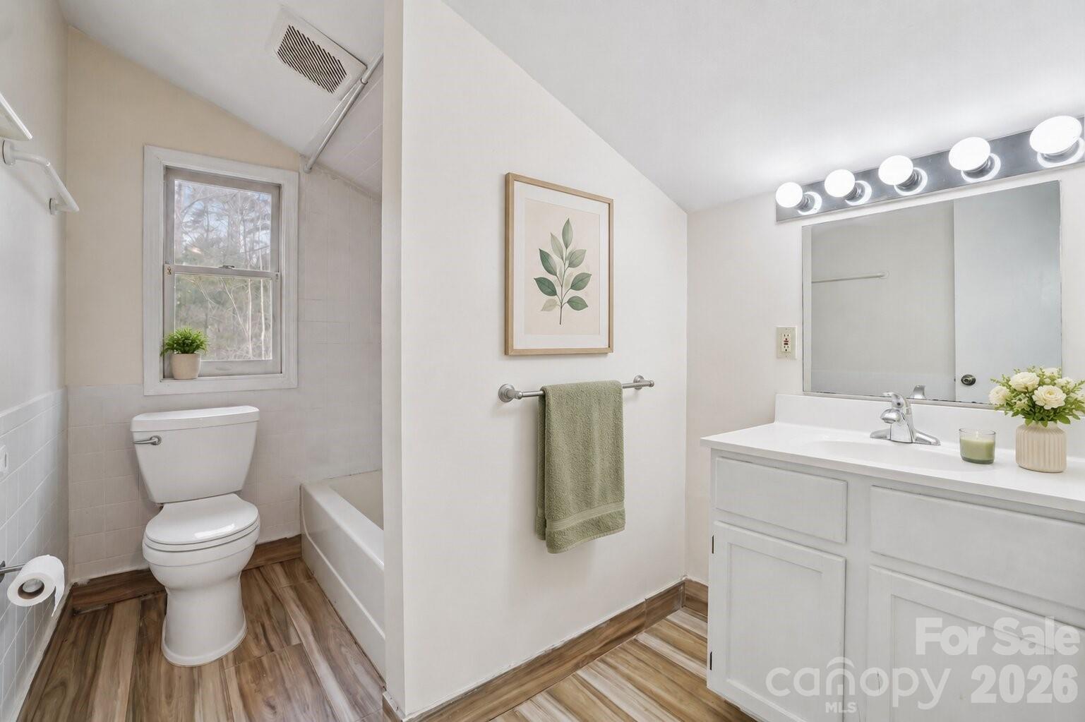 623 Owensby Road — Hendersonville