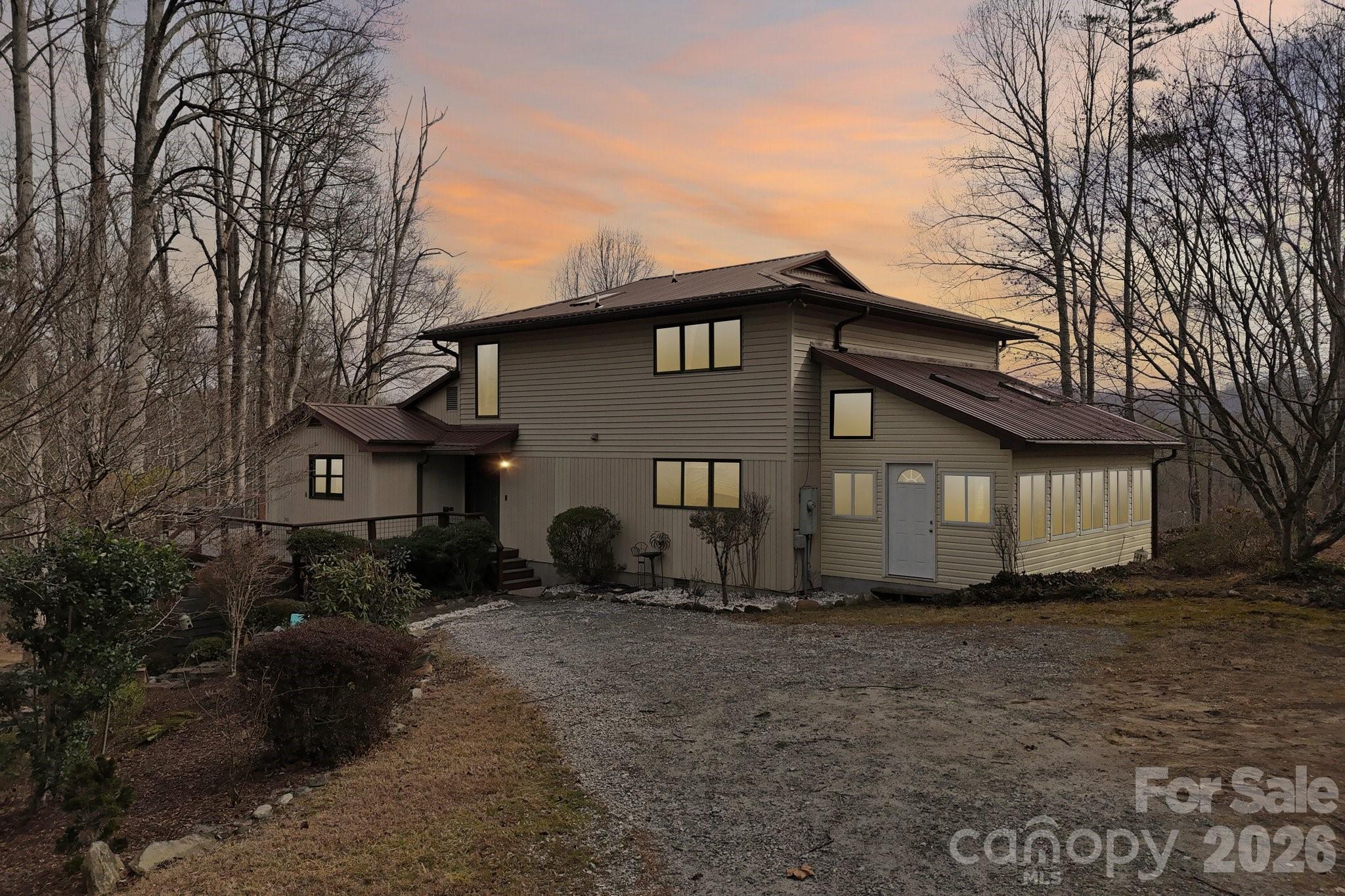 623 Owensby Road — Hendersonville