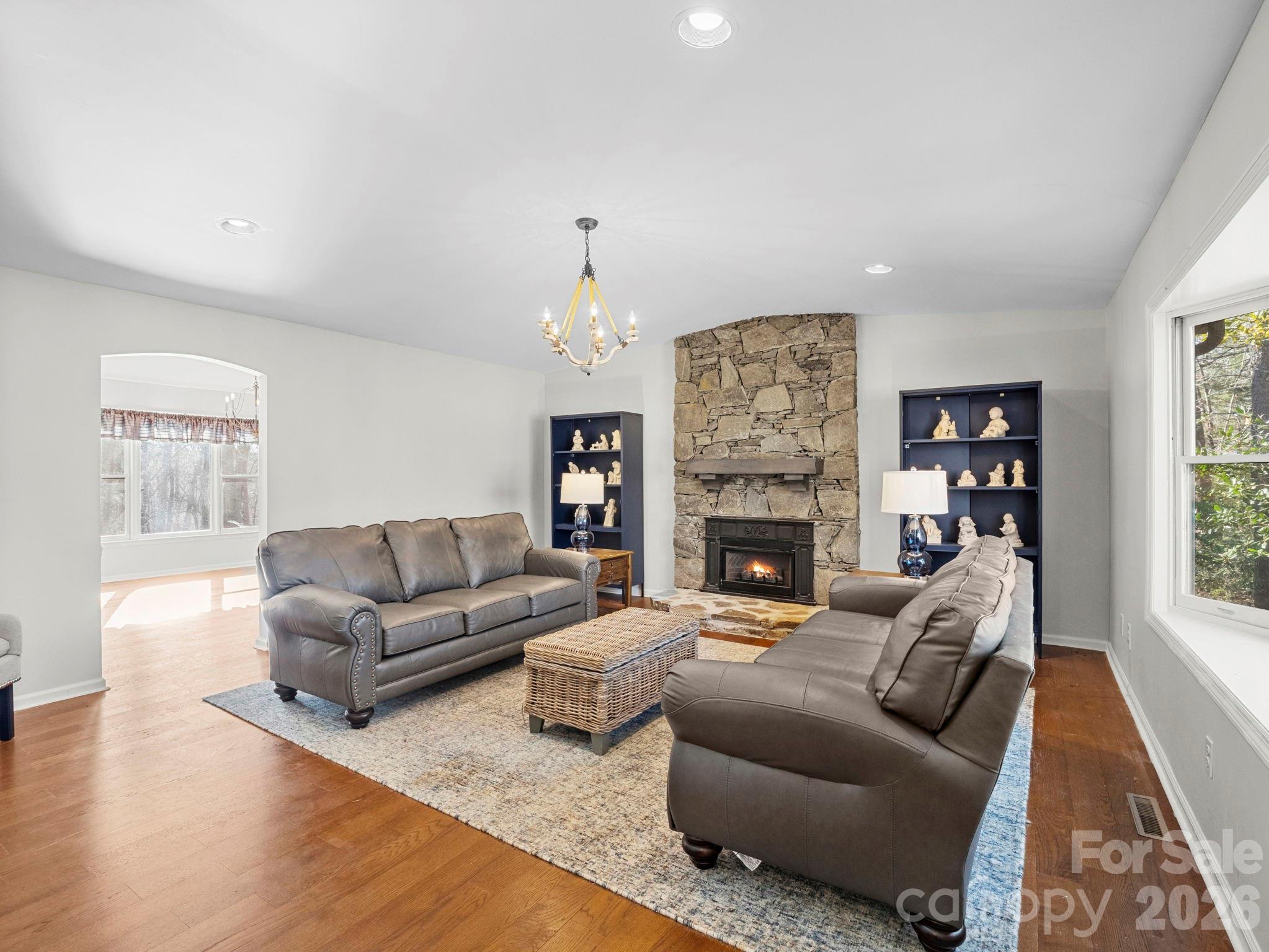 423 Mountain View Drive — Columbus