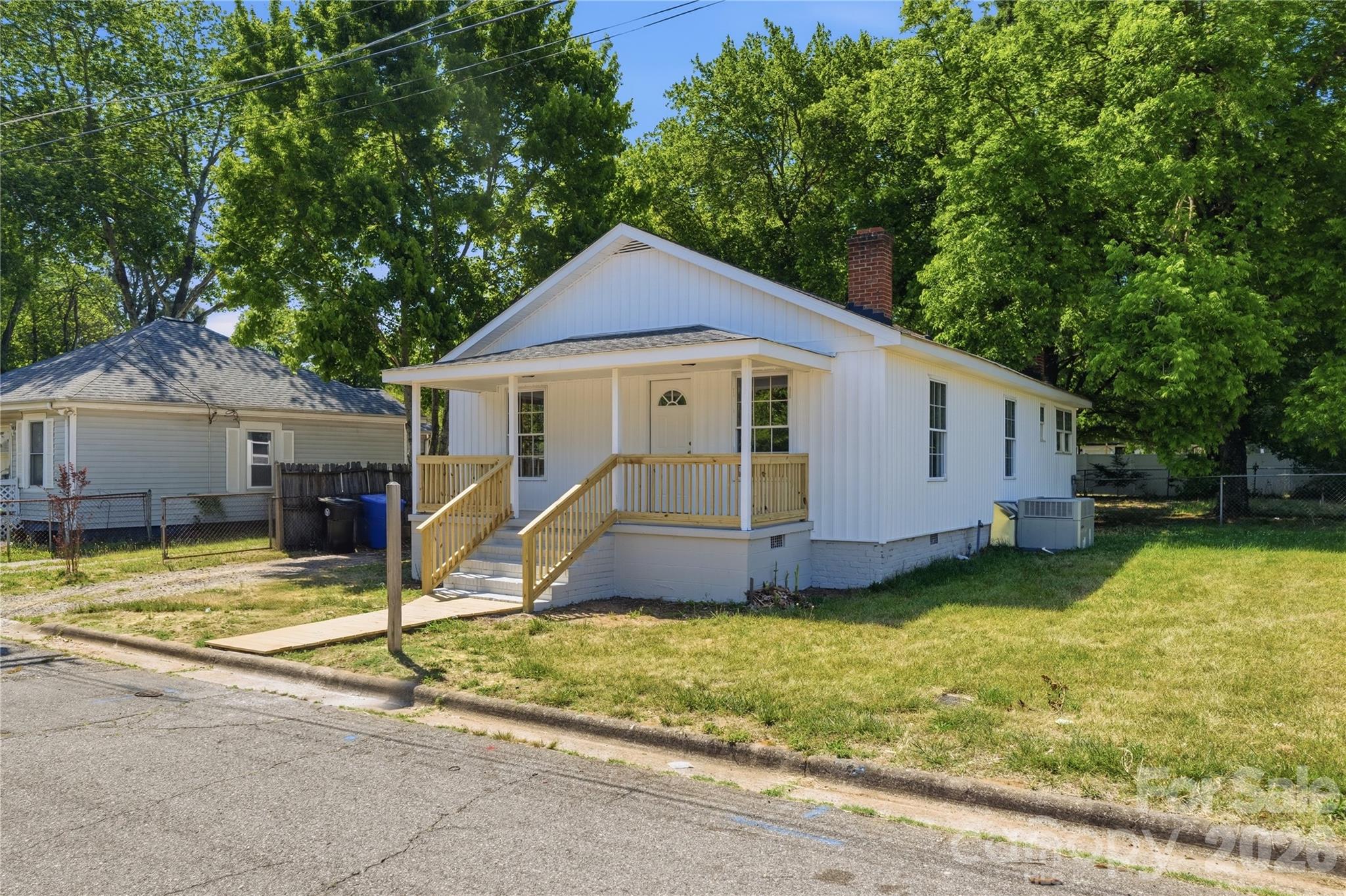 92 Spencer Avenue — Mooresville