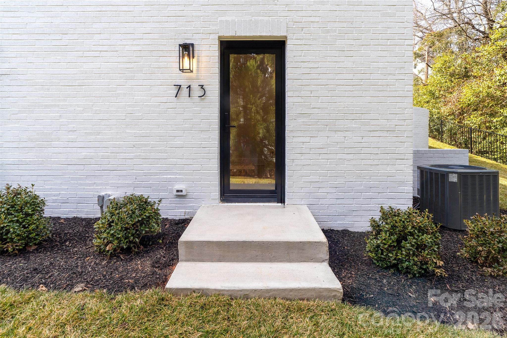 419 South Street #32 — Davidson
