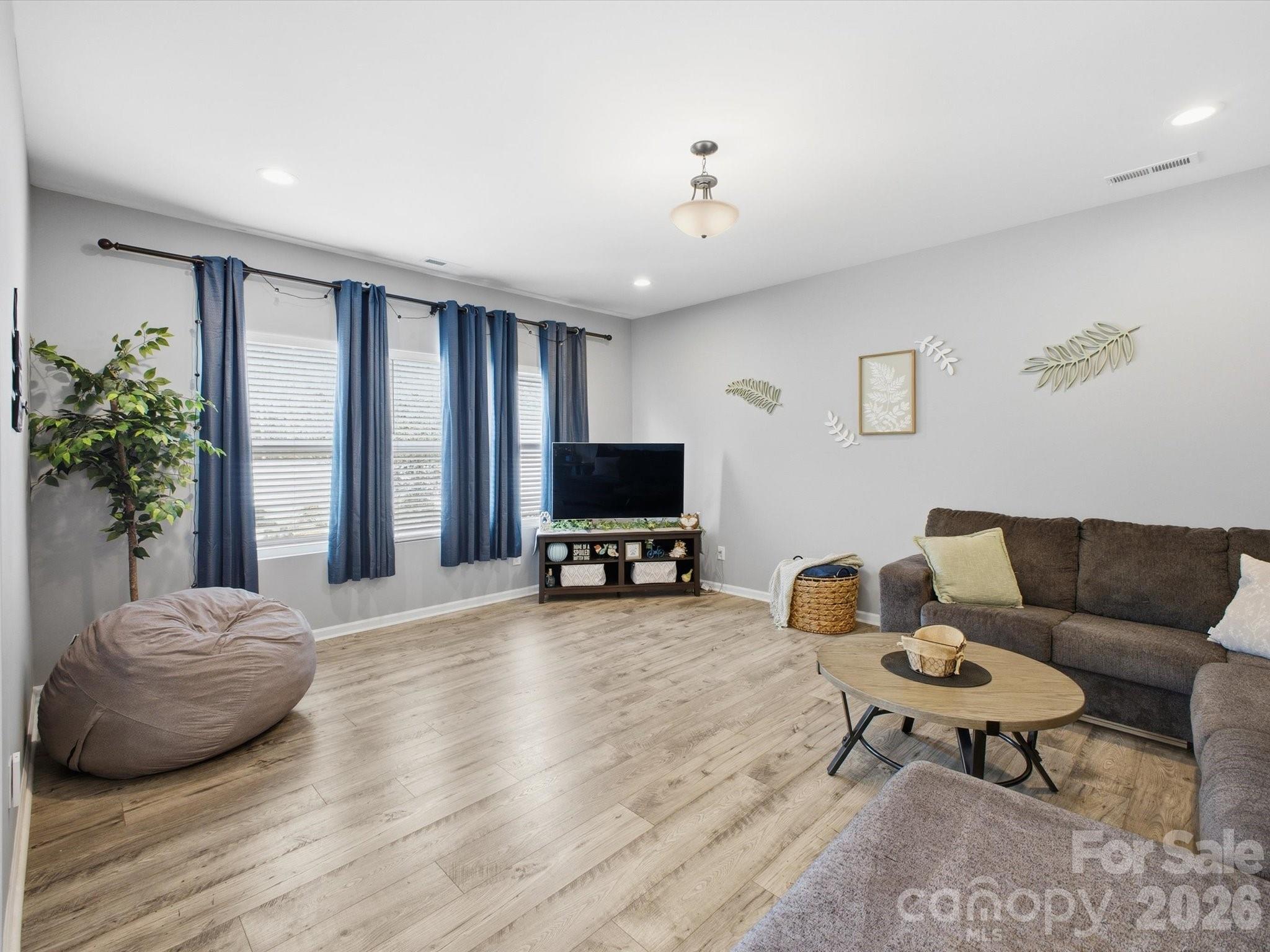 1049 River Haven Avenue SW #140 — Concord