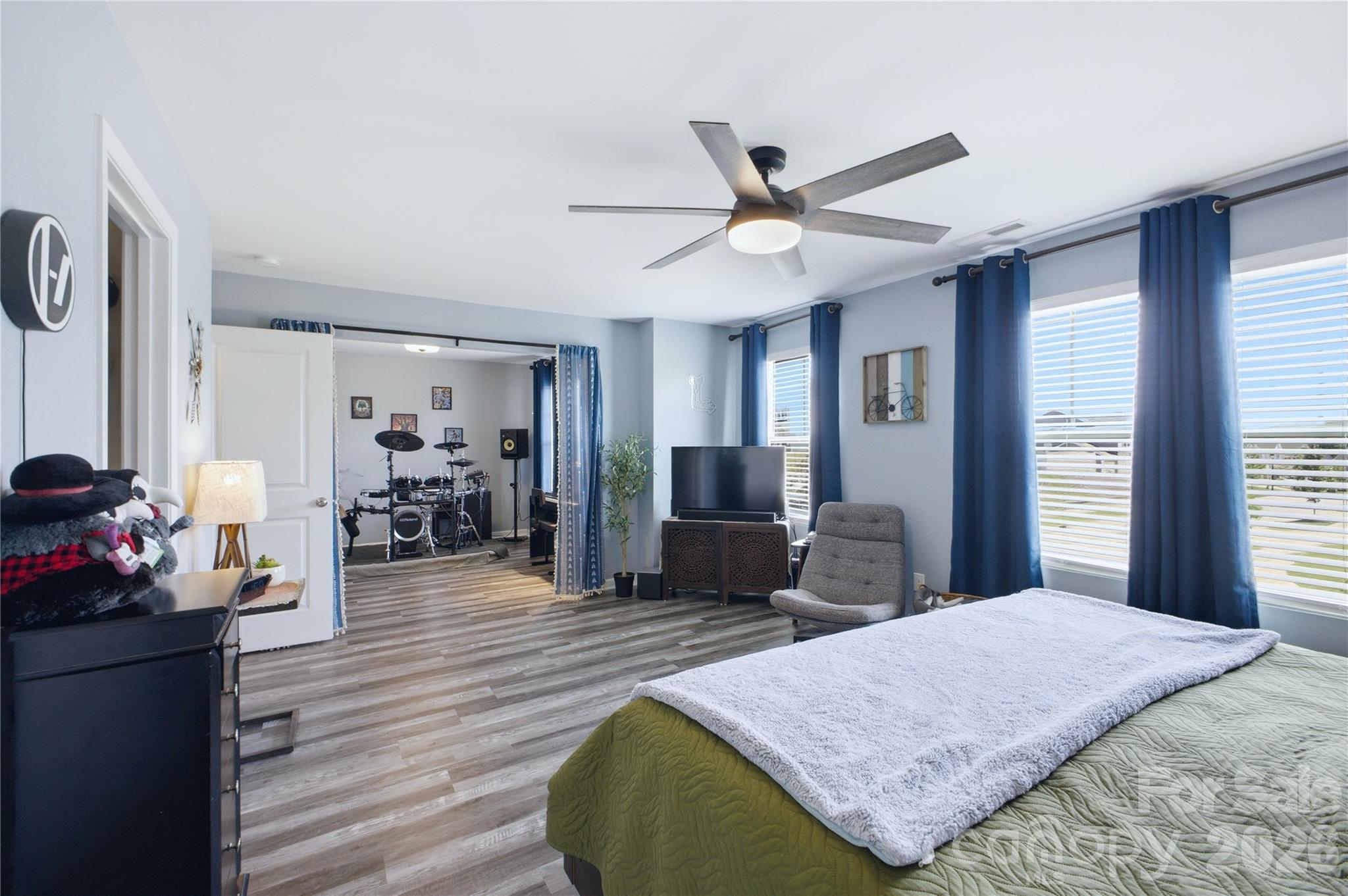 1049 River Haven Avenue SW #140 — Concord