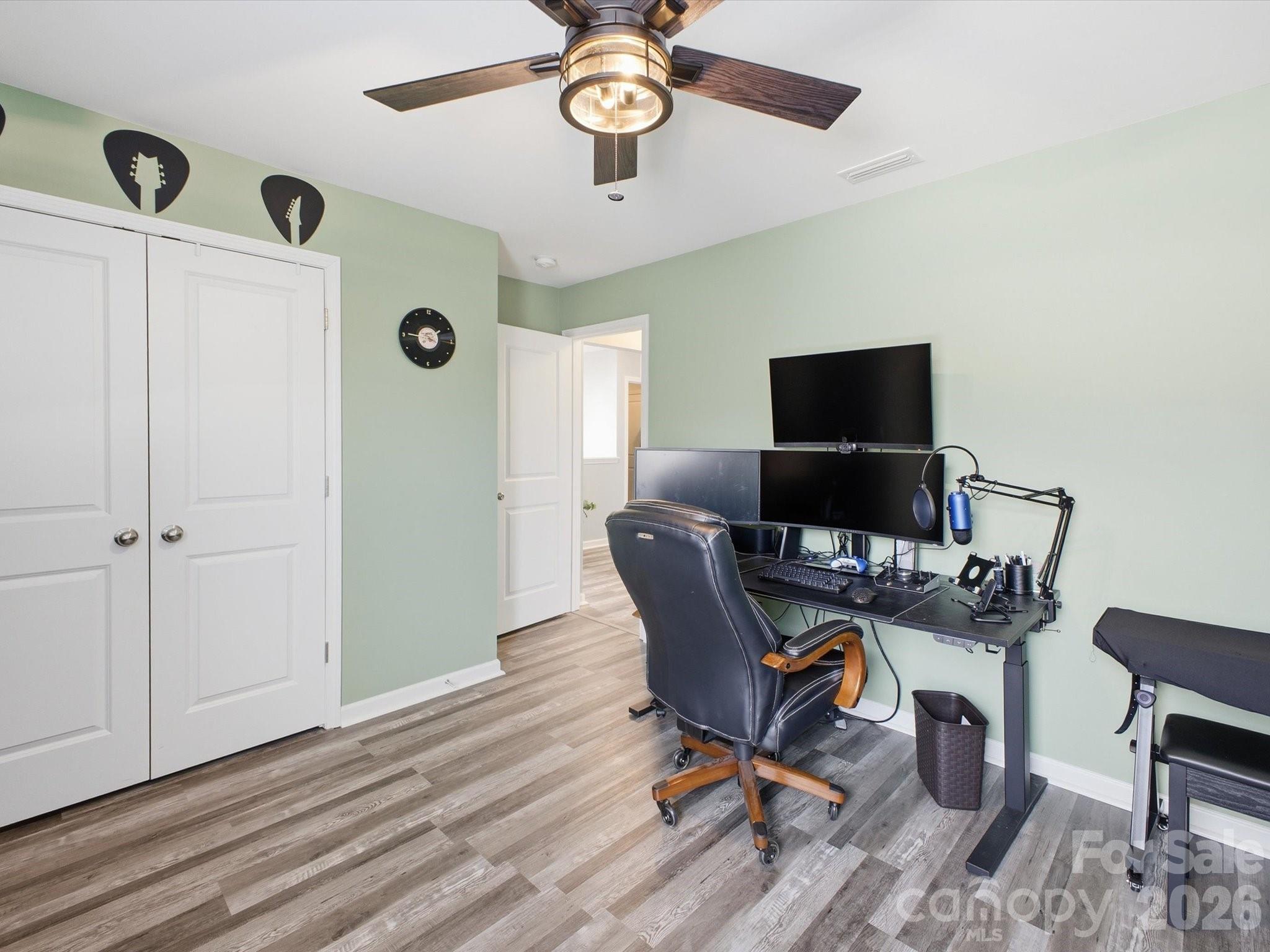 1049 River Haven Avenue SW #140 — Concord