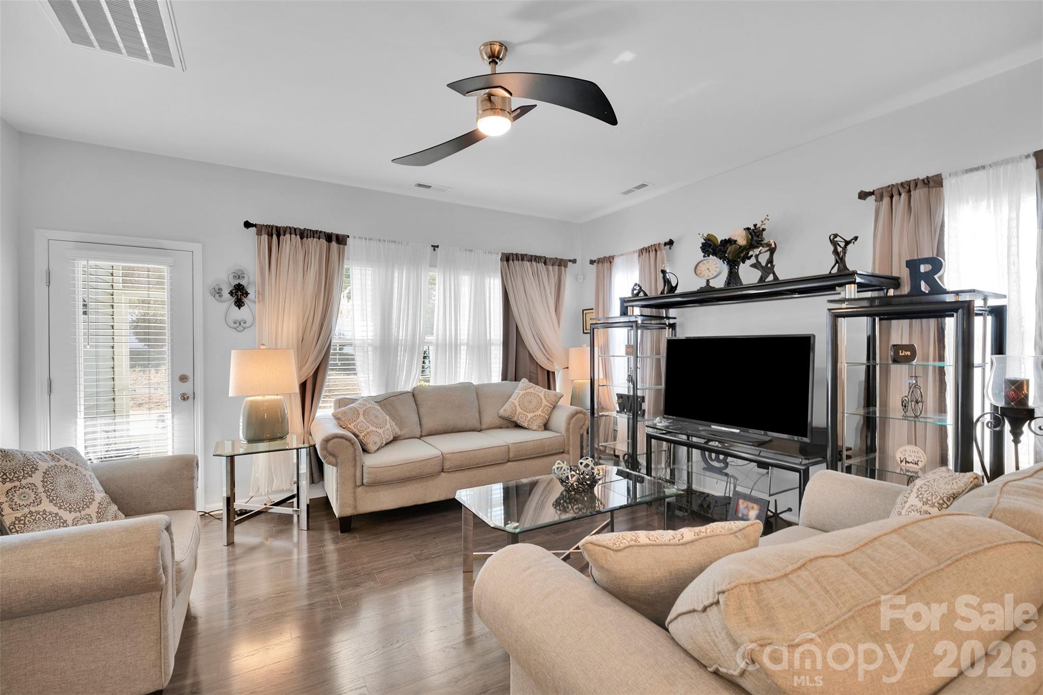 2527 Courtland Drive — Clover