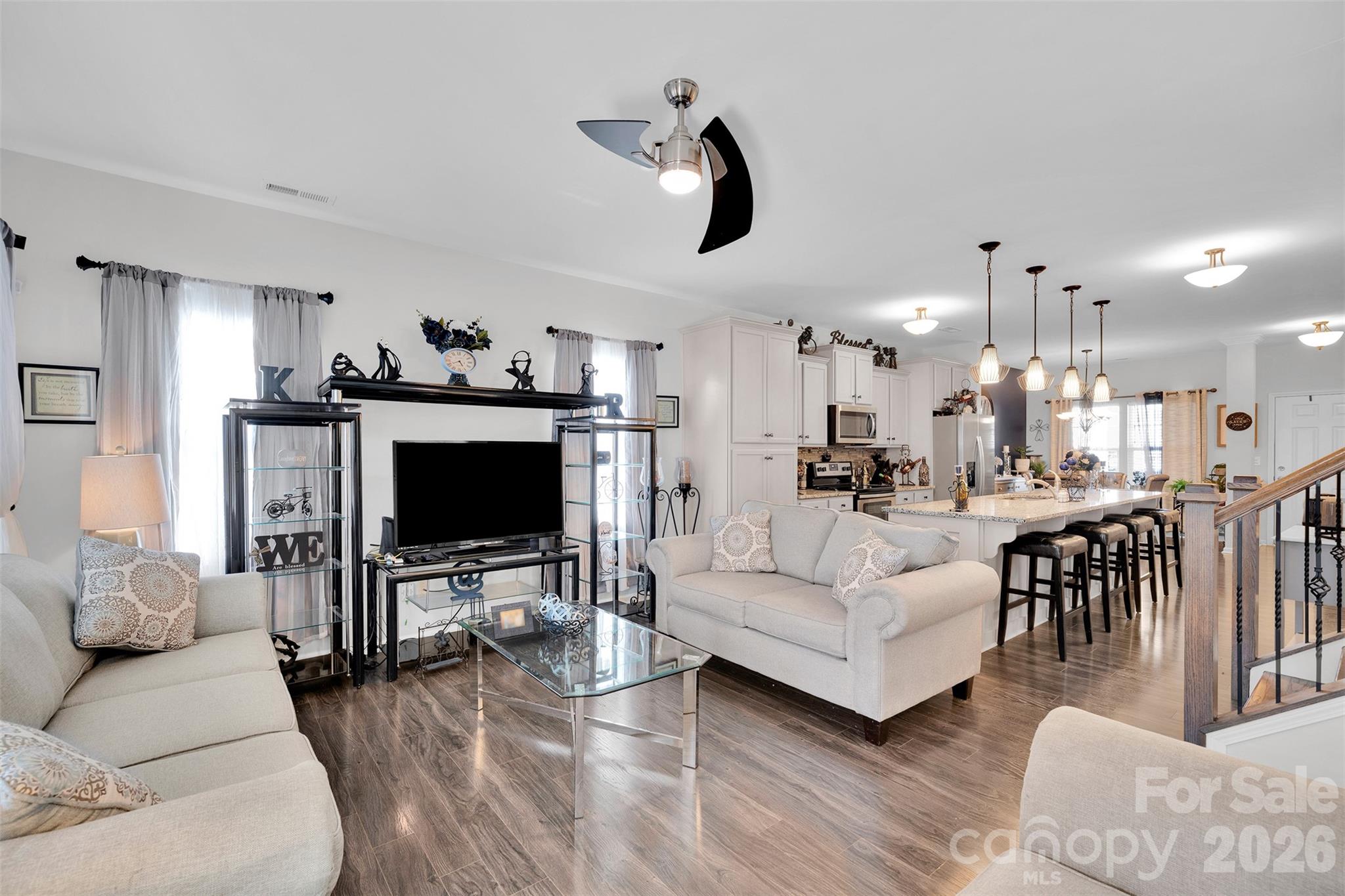 2527 Courtland Drive — Clover