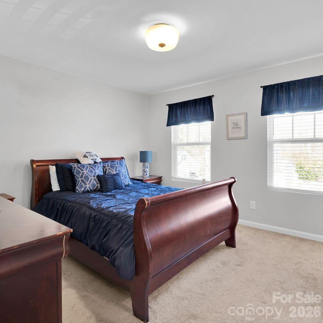 2527 Courtland Drive — Clover