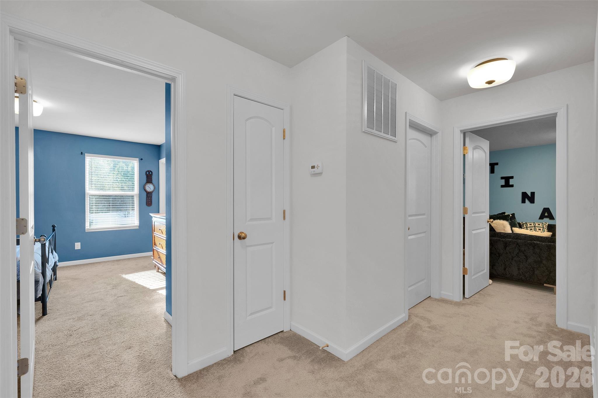2527 Courtland Drive — Clover