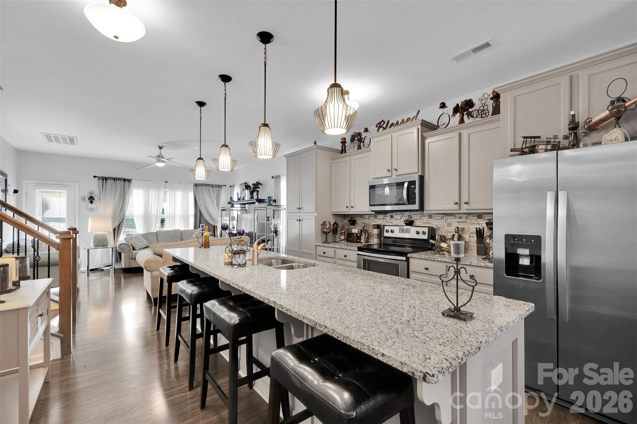 2527 Courtland Drive — Clover